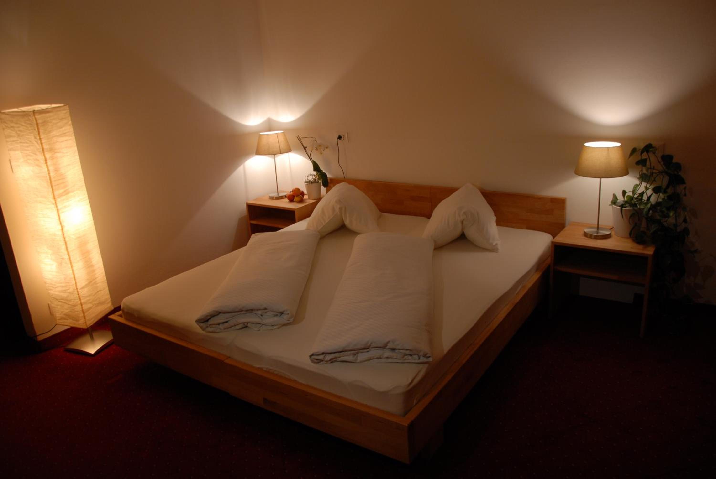 Double Room with Balcony - Photo 3
