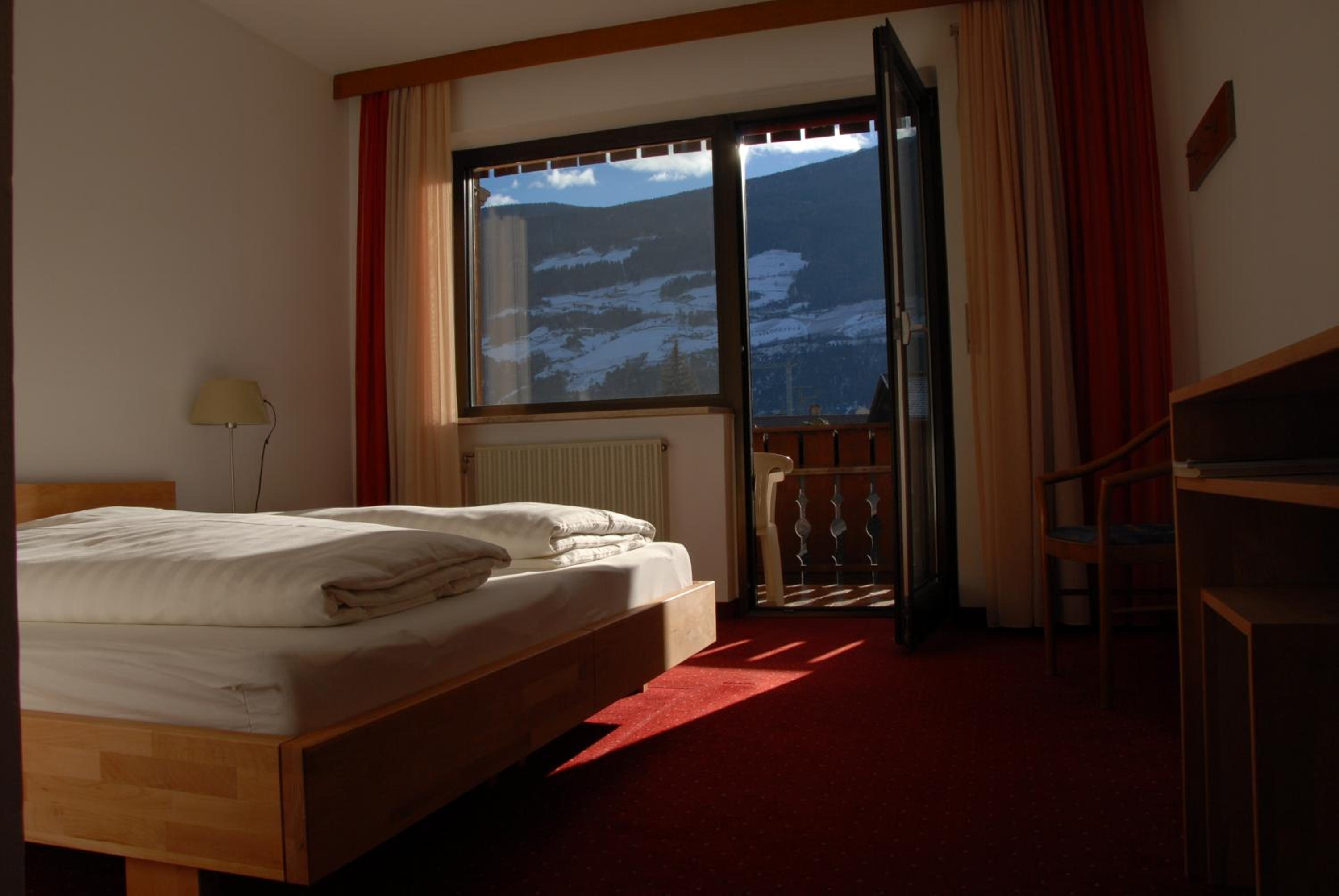 Double Room with Balcony - Photo 2