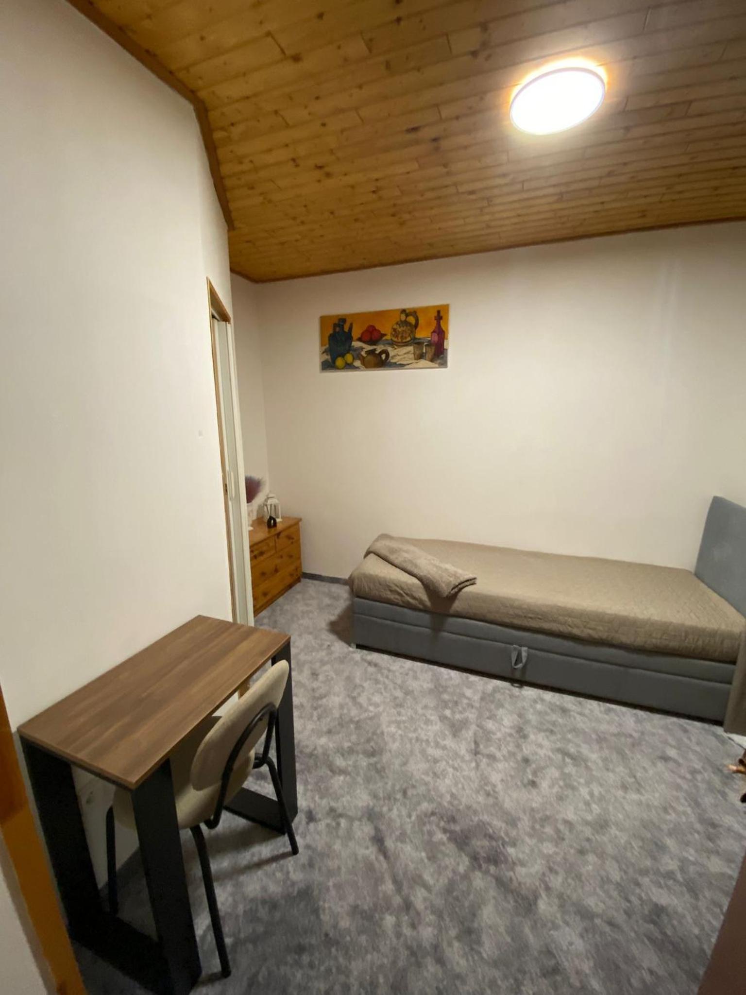 Single Room photo 1