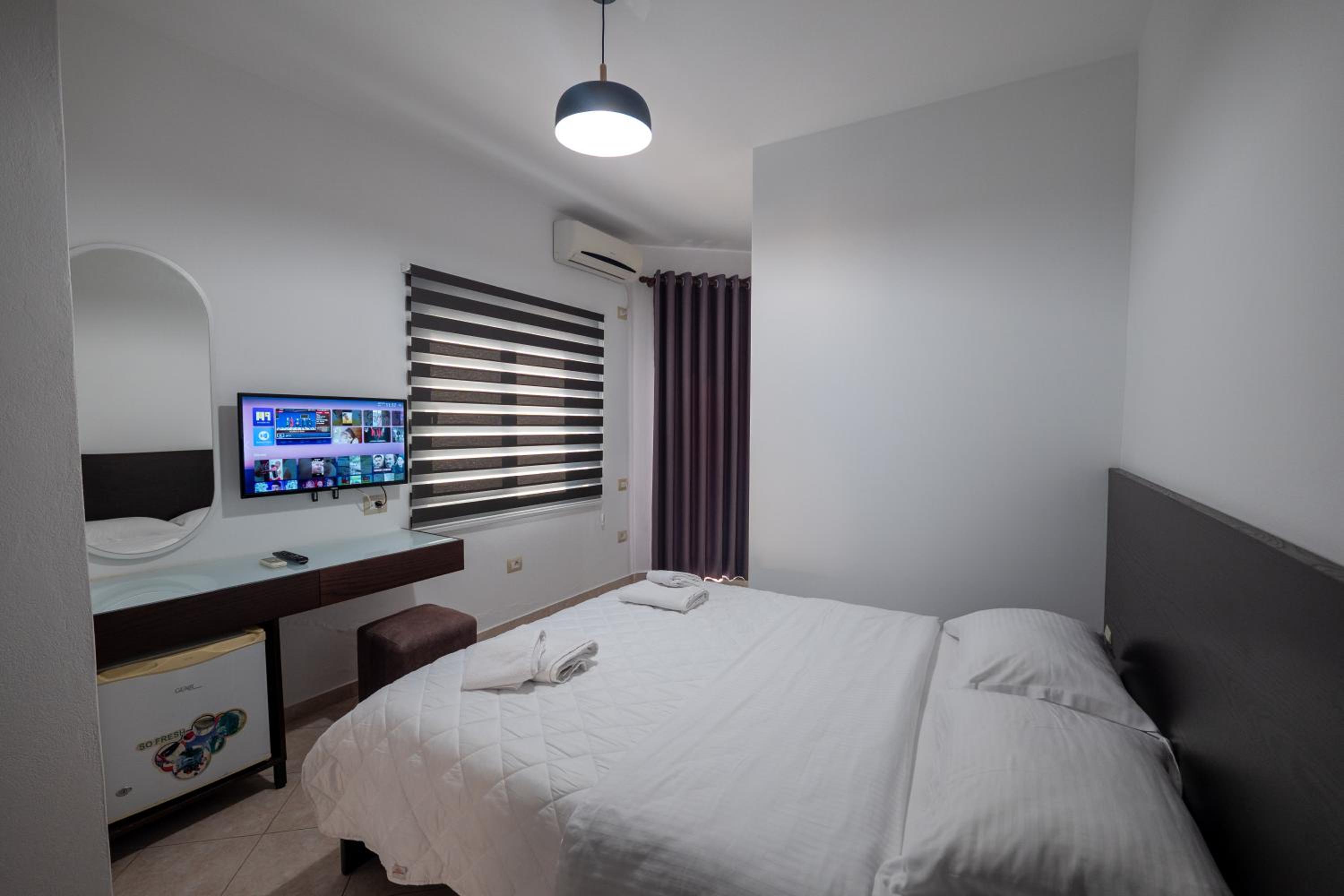 Deluxe Double Room with Balcony photo 3