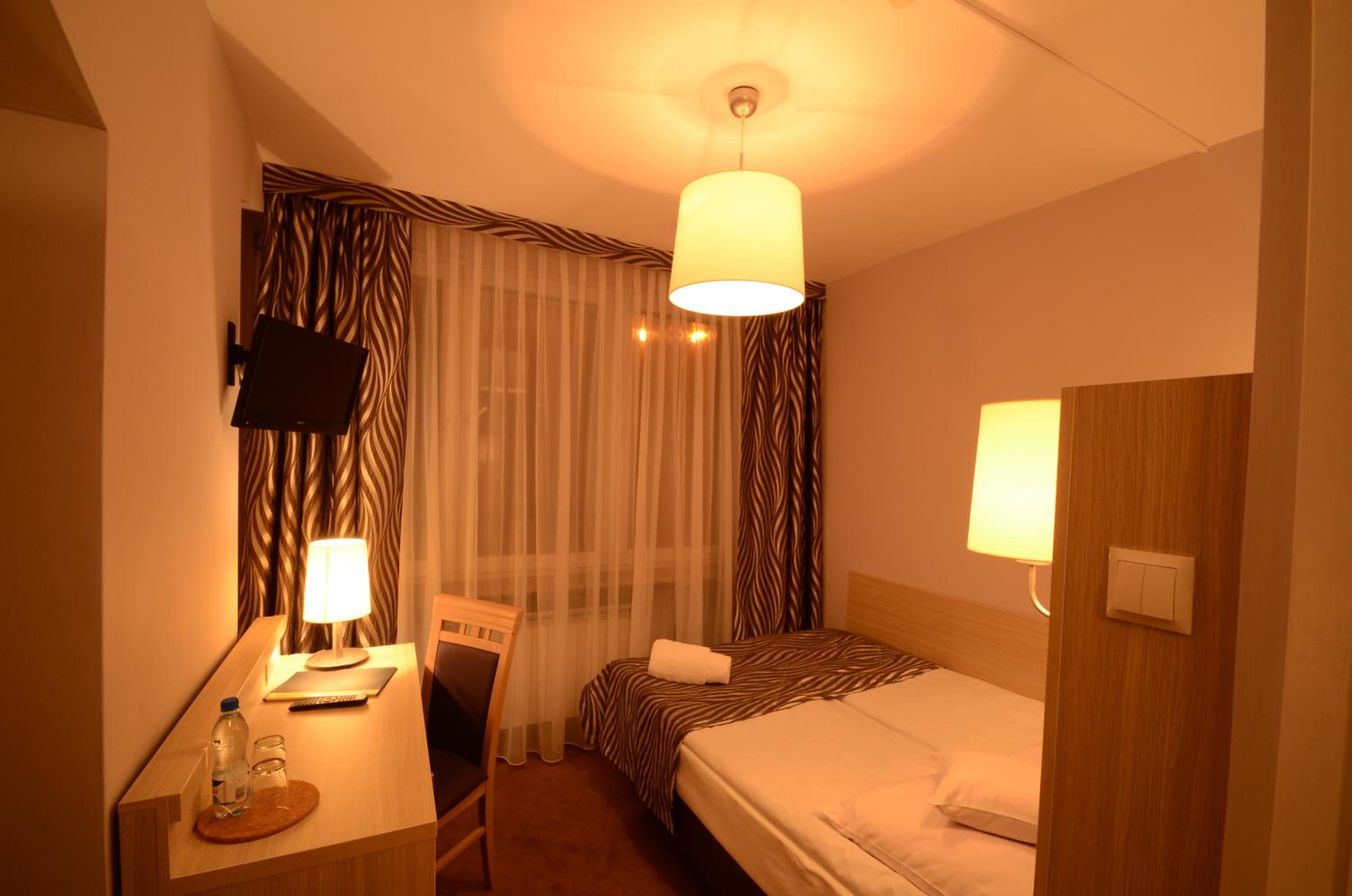 Double Room (1 - 2 Adults) photo 3