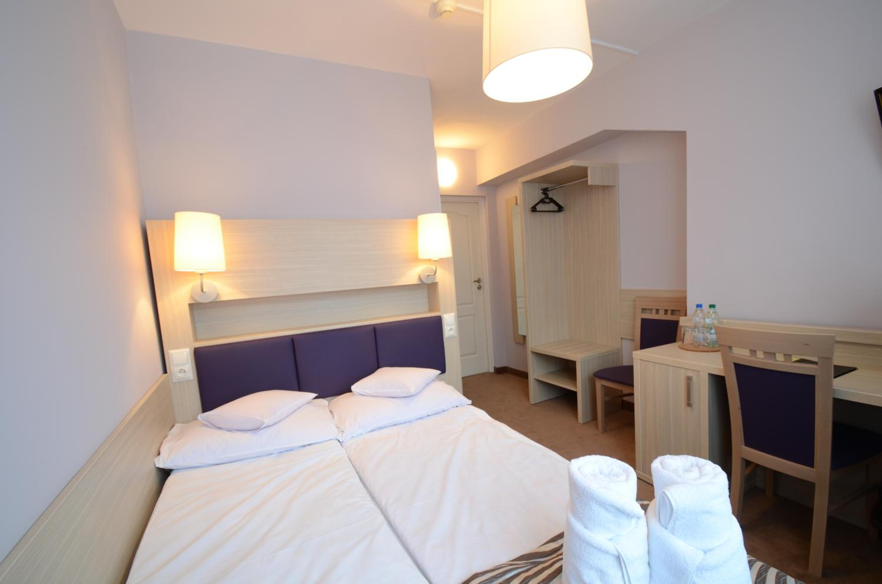 Double Room (1 - 2 Adults) photo 2