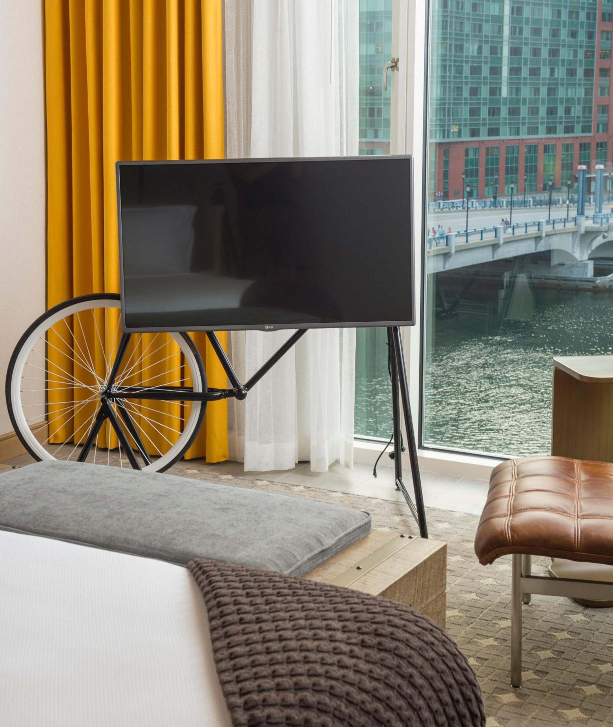 King Room with Roll-in Shower - Mobility and Hearing Accessible
