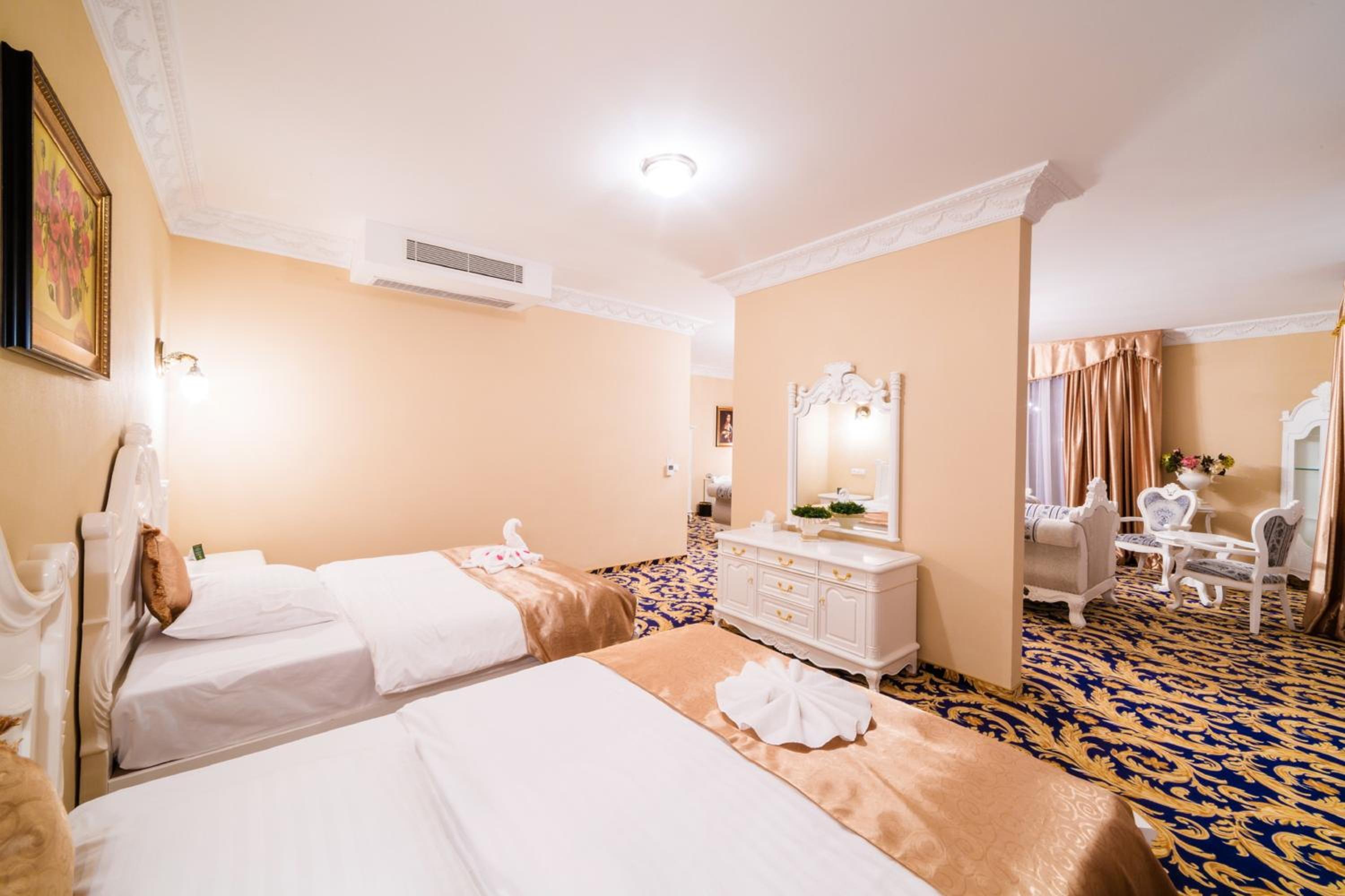 Deluxe Suite photo 1