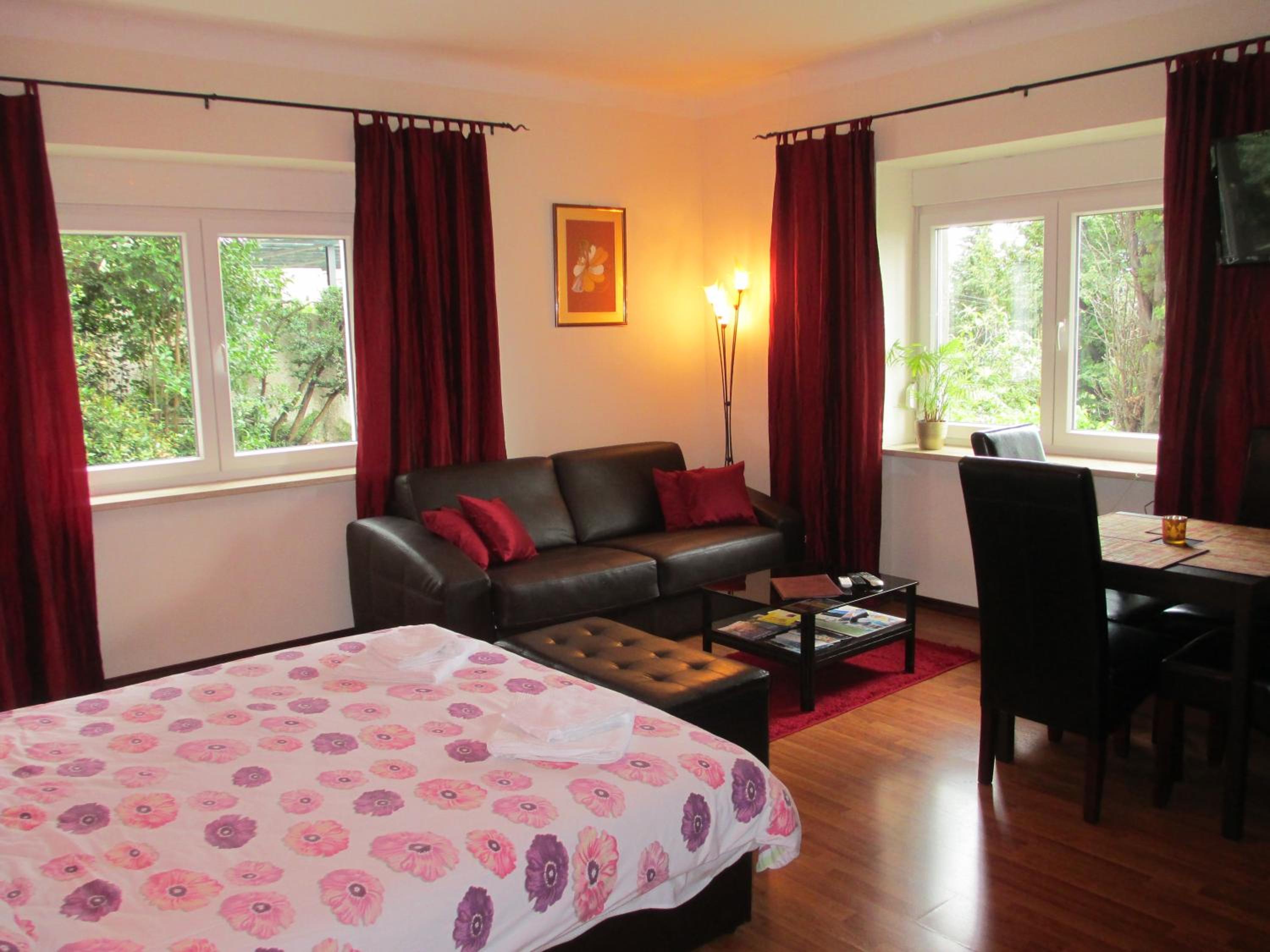 Studio Apartment