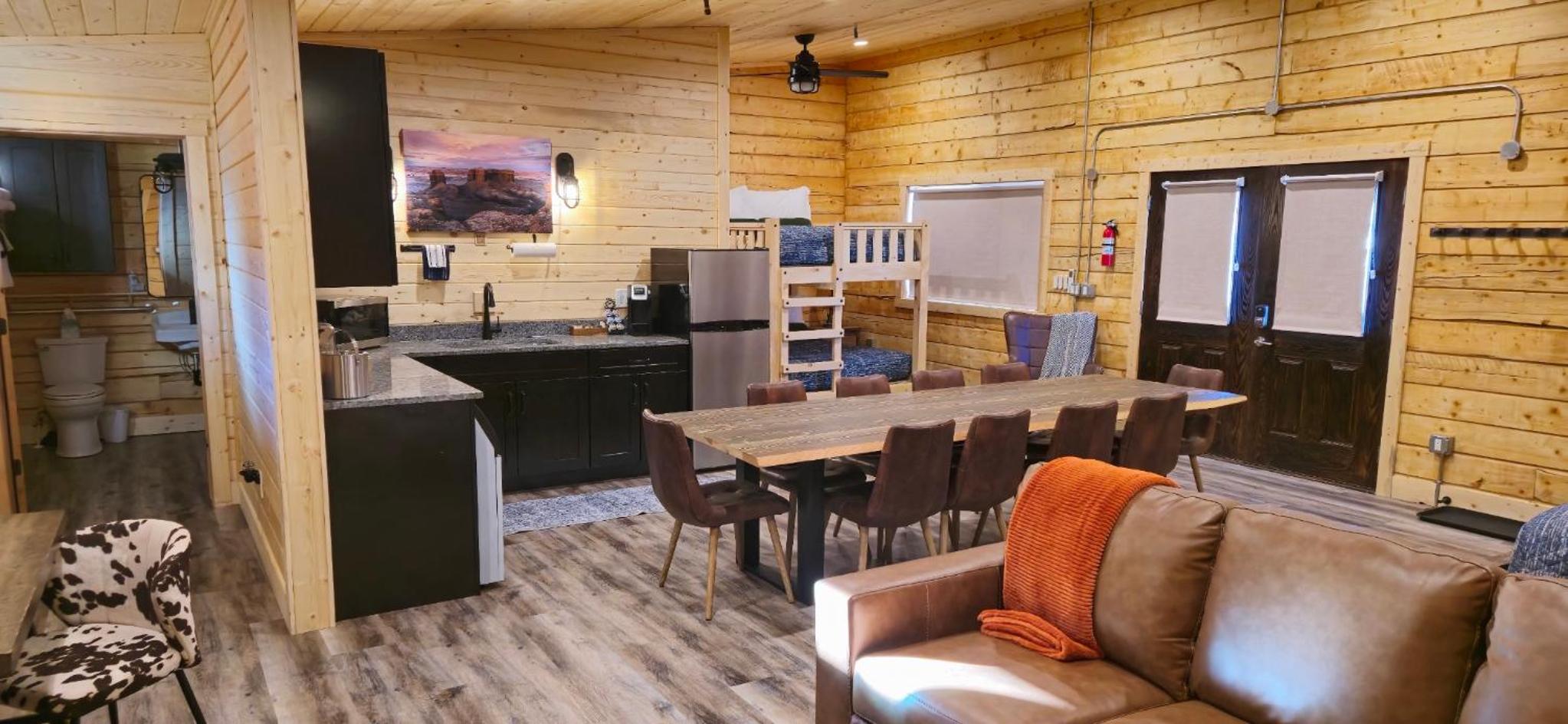 One-Bedroom House - Photo 2