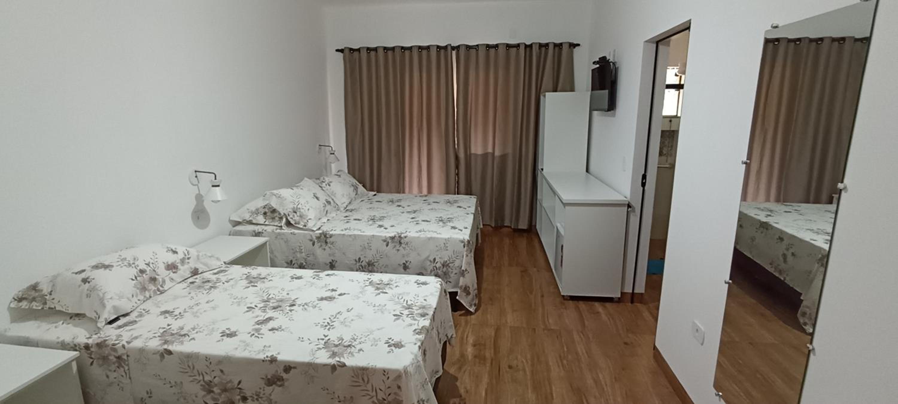 Deluxe Queen Suite