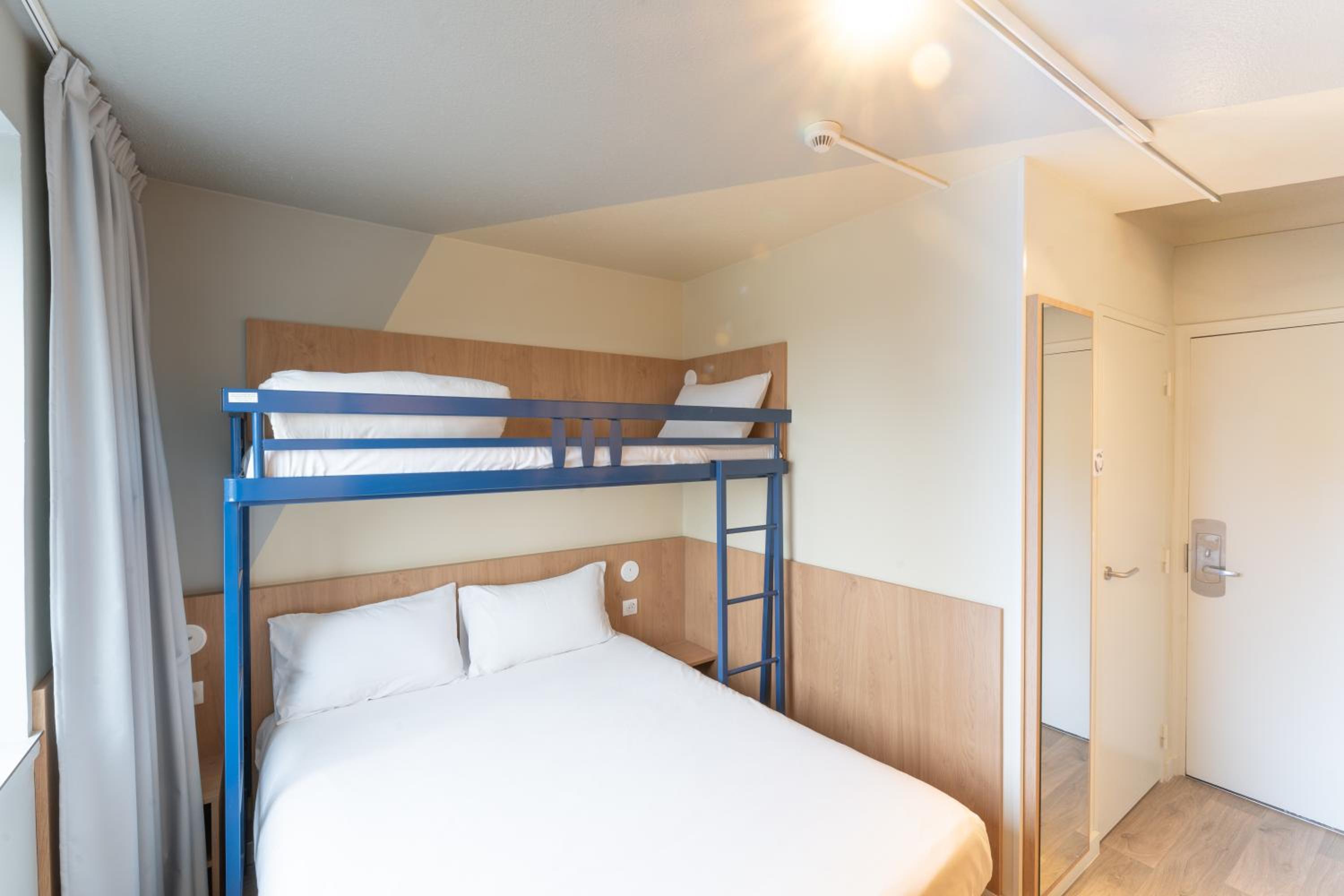 Standard room with double bed for single use photo 3