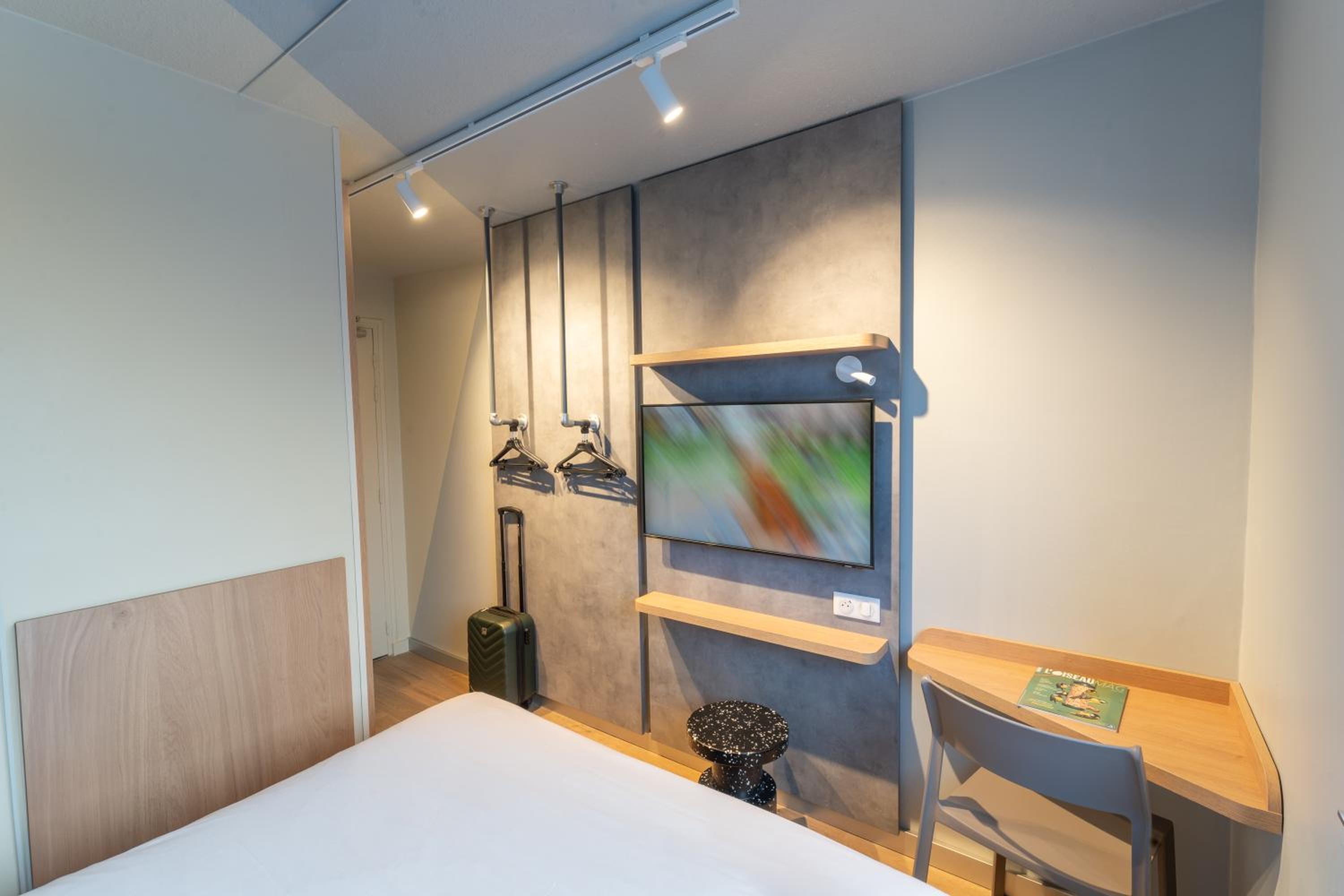 Standard room with double bed for single use photo 2