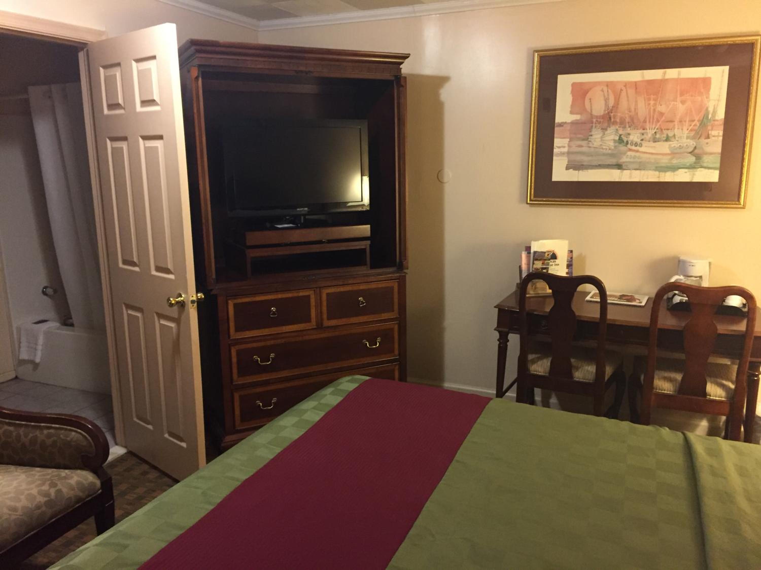 King Room with Two King Beds photo 2