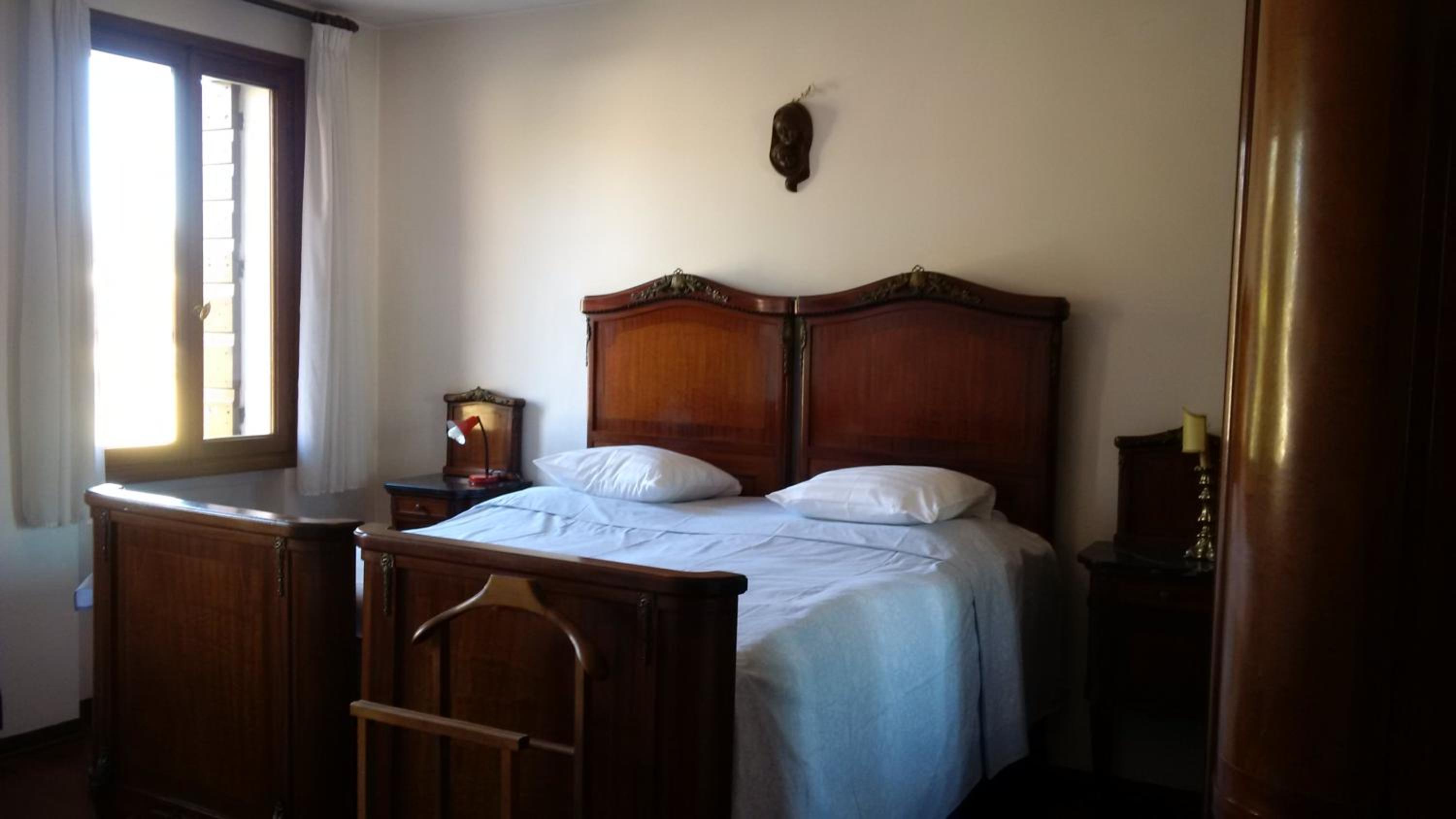 Twin Room With Private Bathroom photo 2