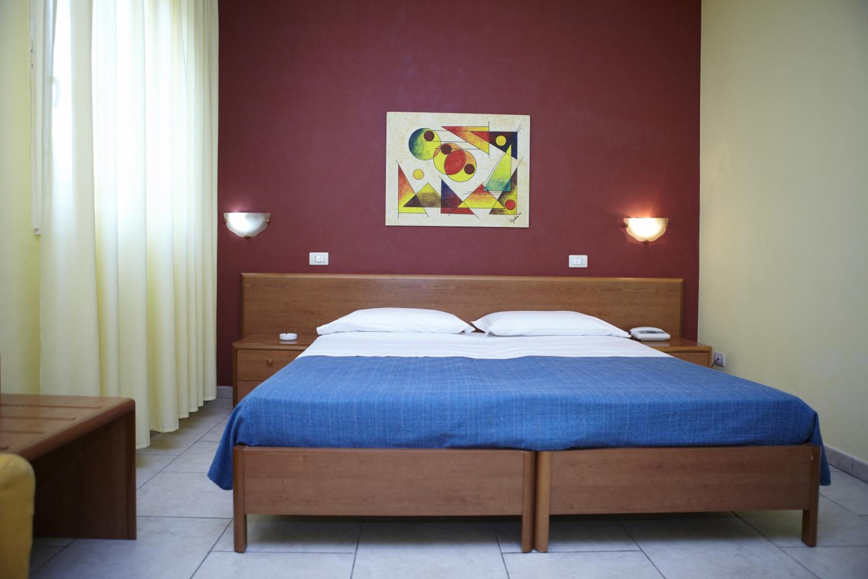 Double Room - Photo 3