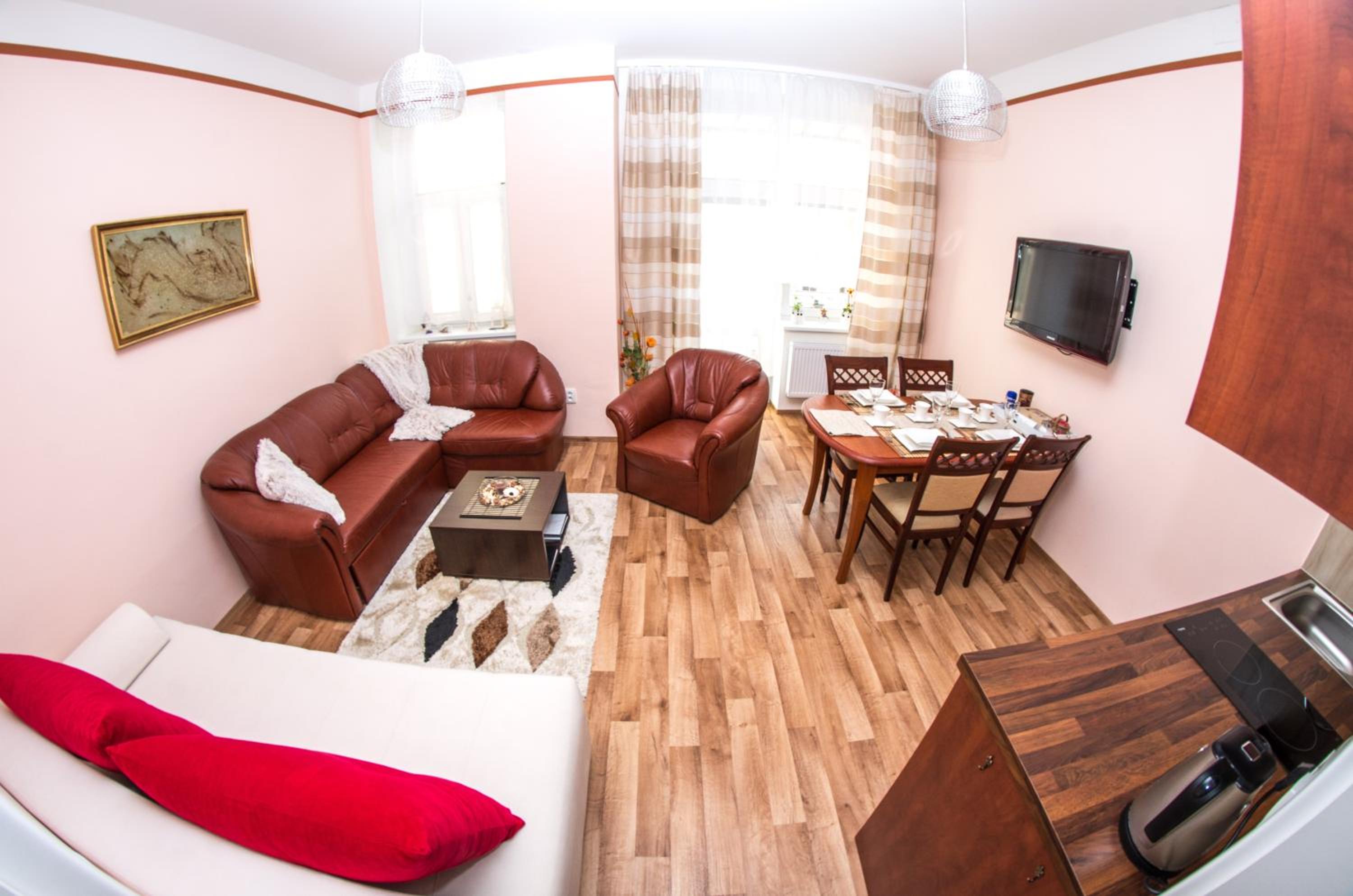 Apartment with Balcony photo 1