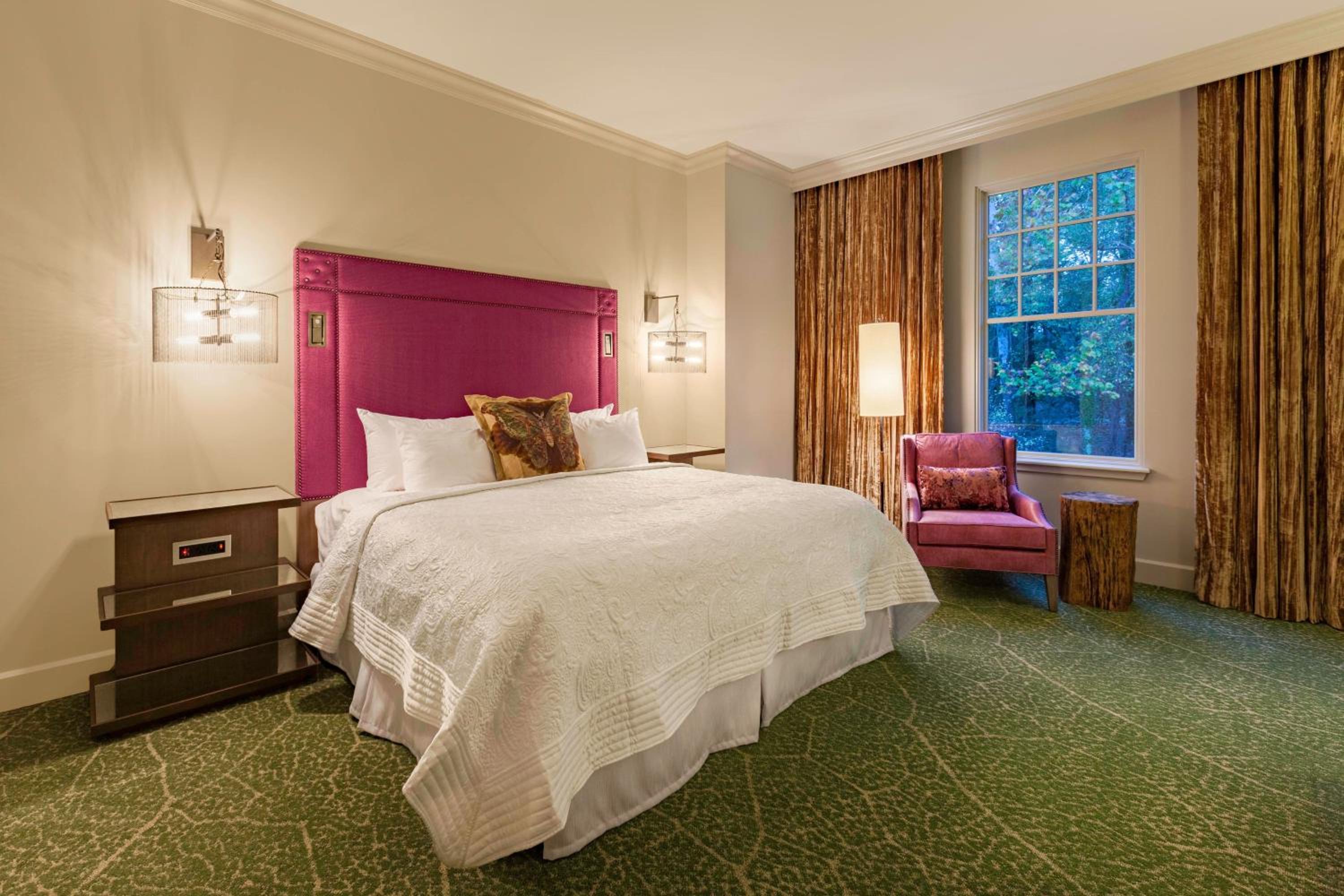 King Room with Roll-in Shower - Mobility and Hearing Accessible photo 1