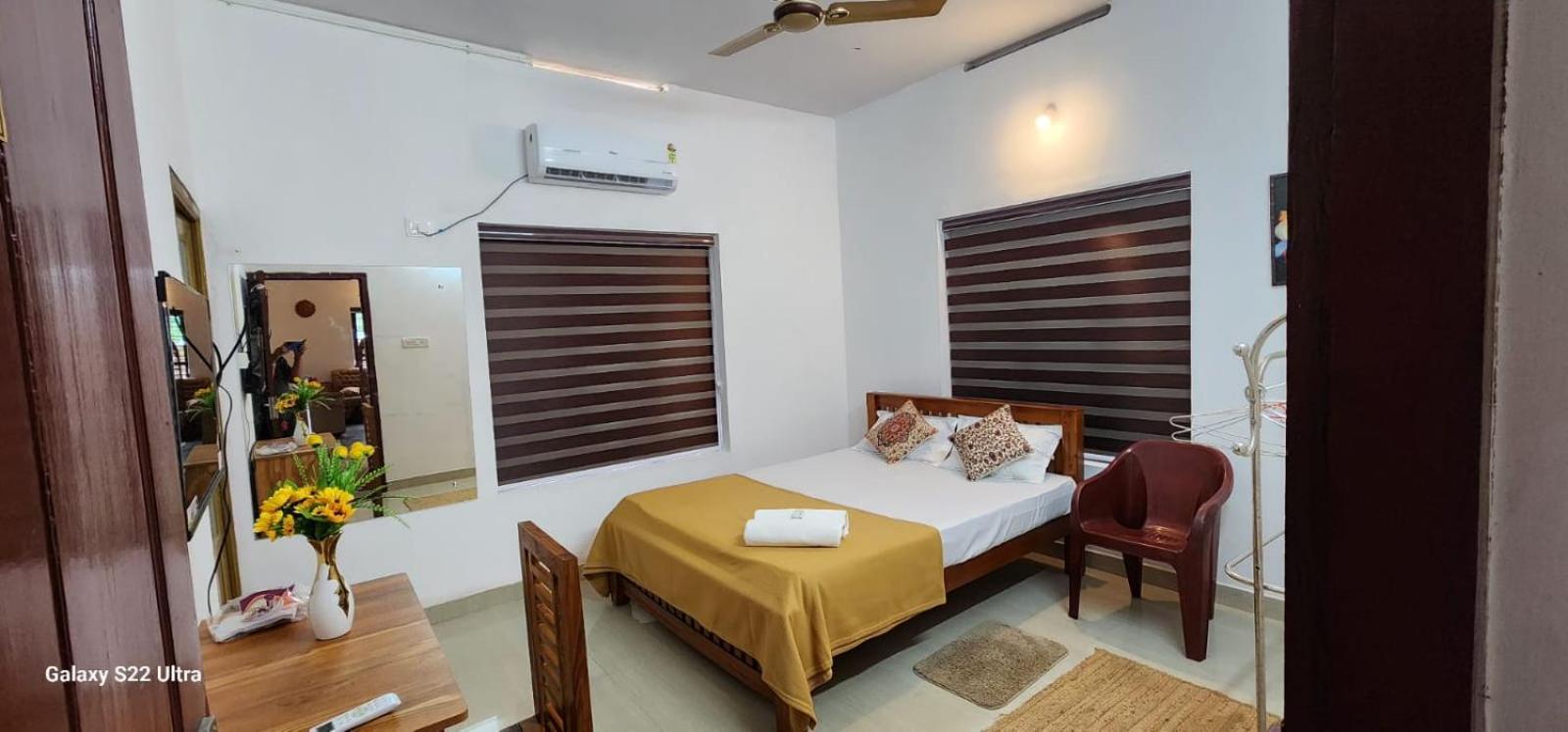 Deluxe Double Room (2 Adults + 1 Child) photo 2