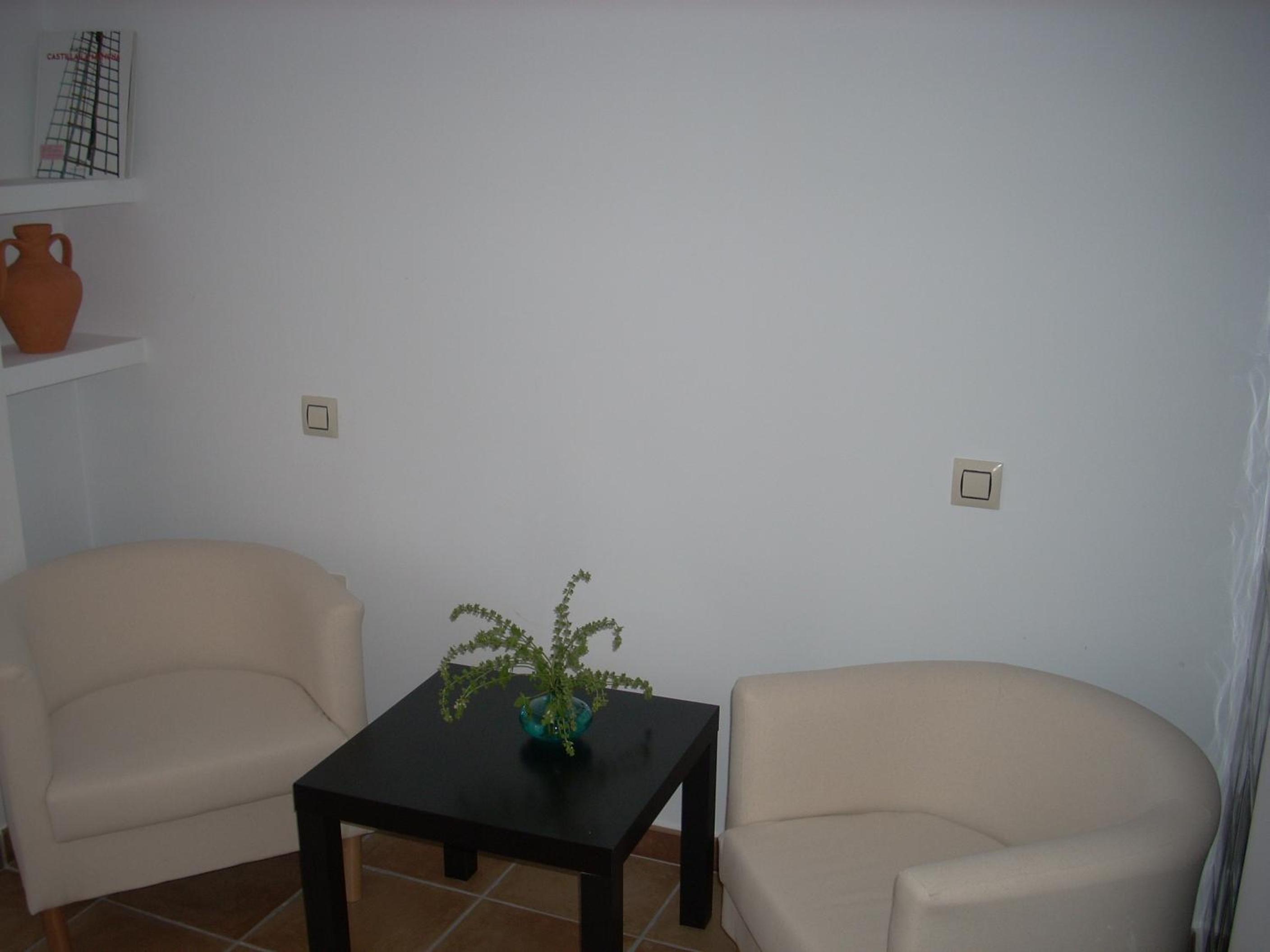 Double or Twin Room - Photo 9