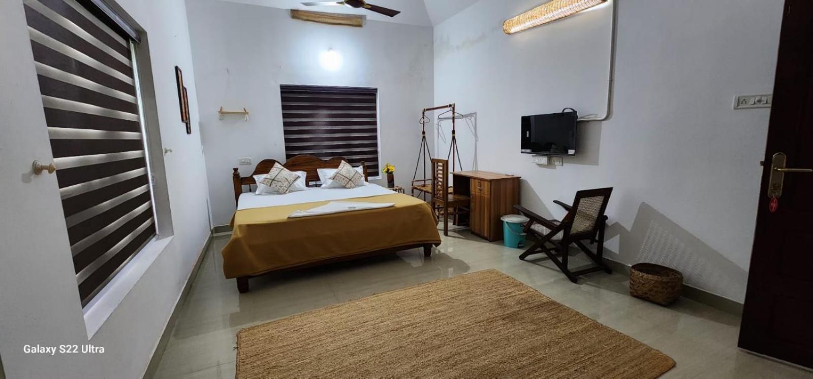 Economy Double Room photo 2