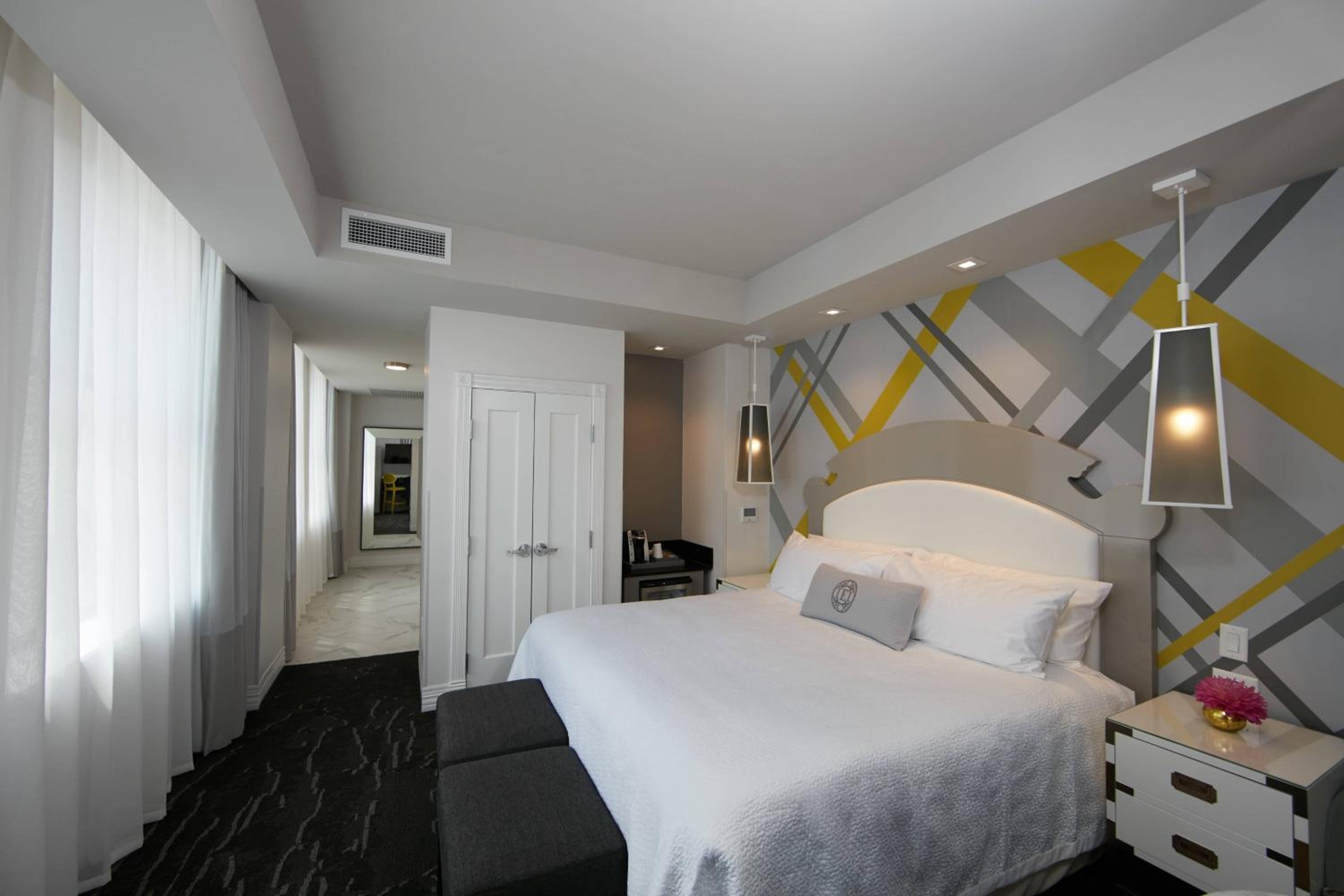 King Room with City View - Hearing Accessible  photo 1