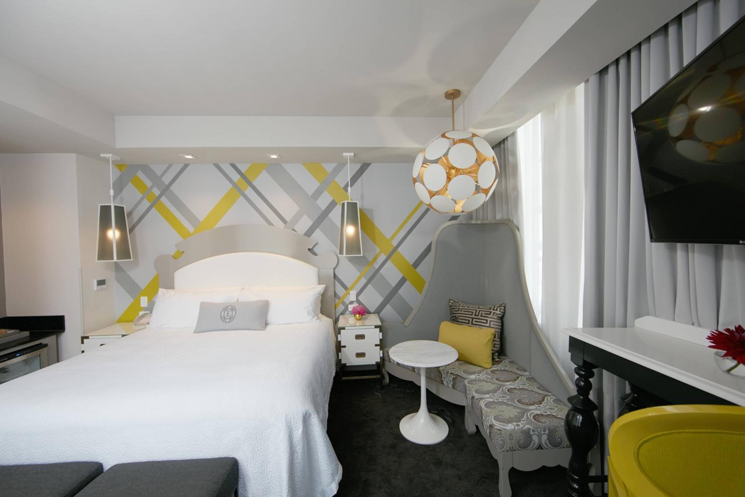 King Room with City View - Hearing Accessible  photo 2