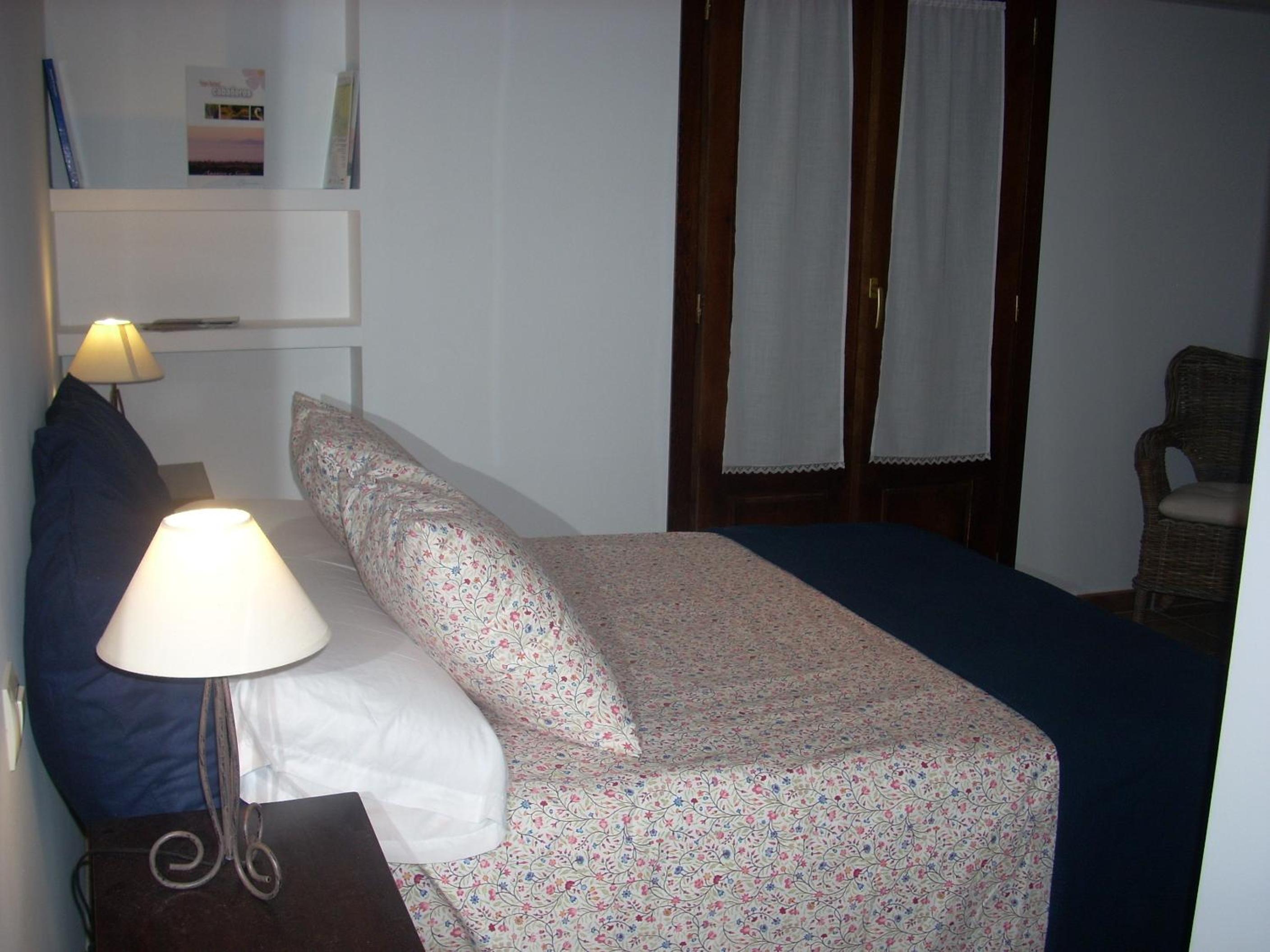 Double or Twin Room - Photo 5