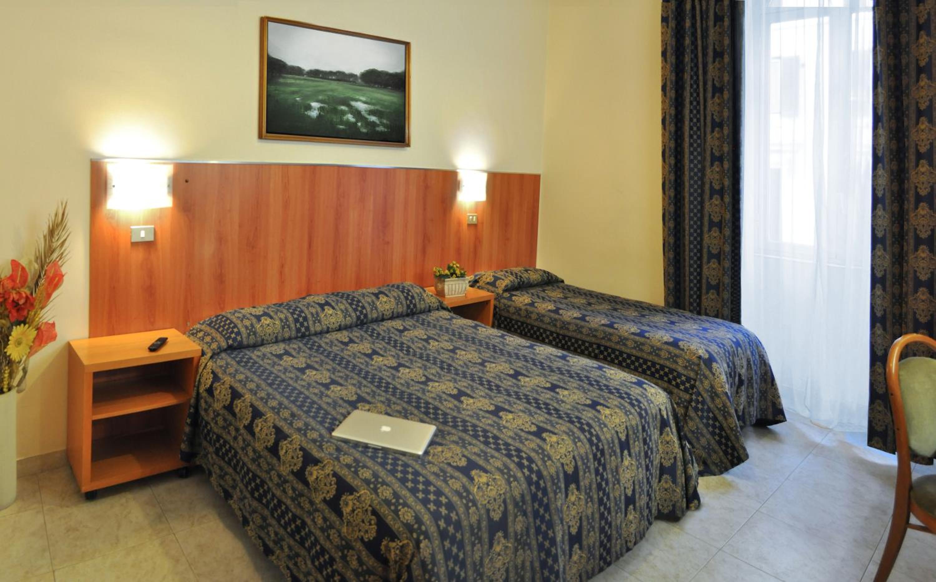 Triple Room with Shared Bathroom photo 1