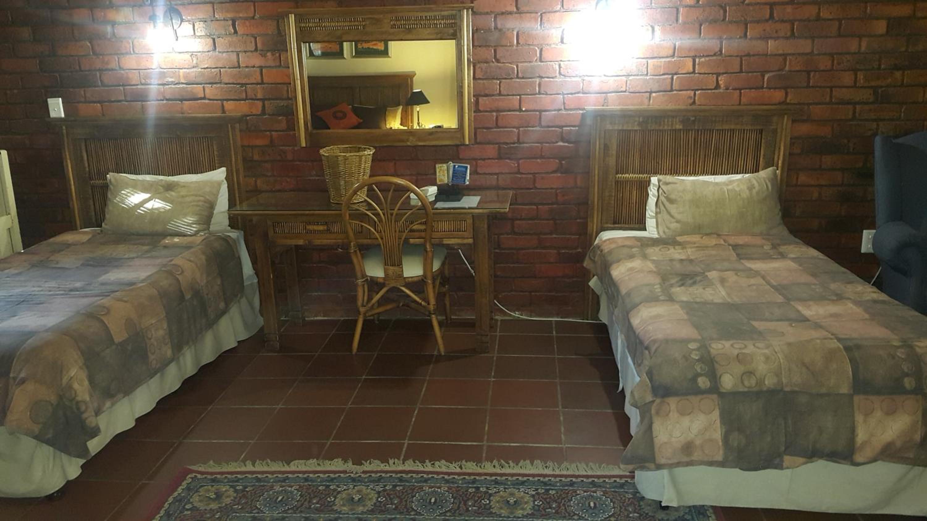 Family Room - Photo 4