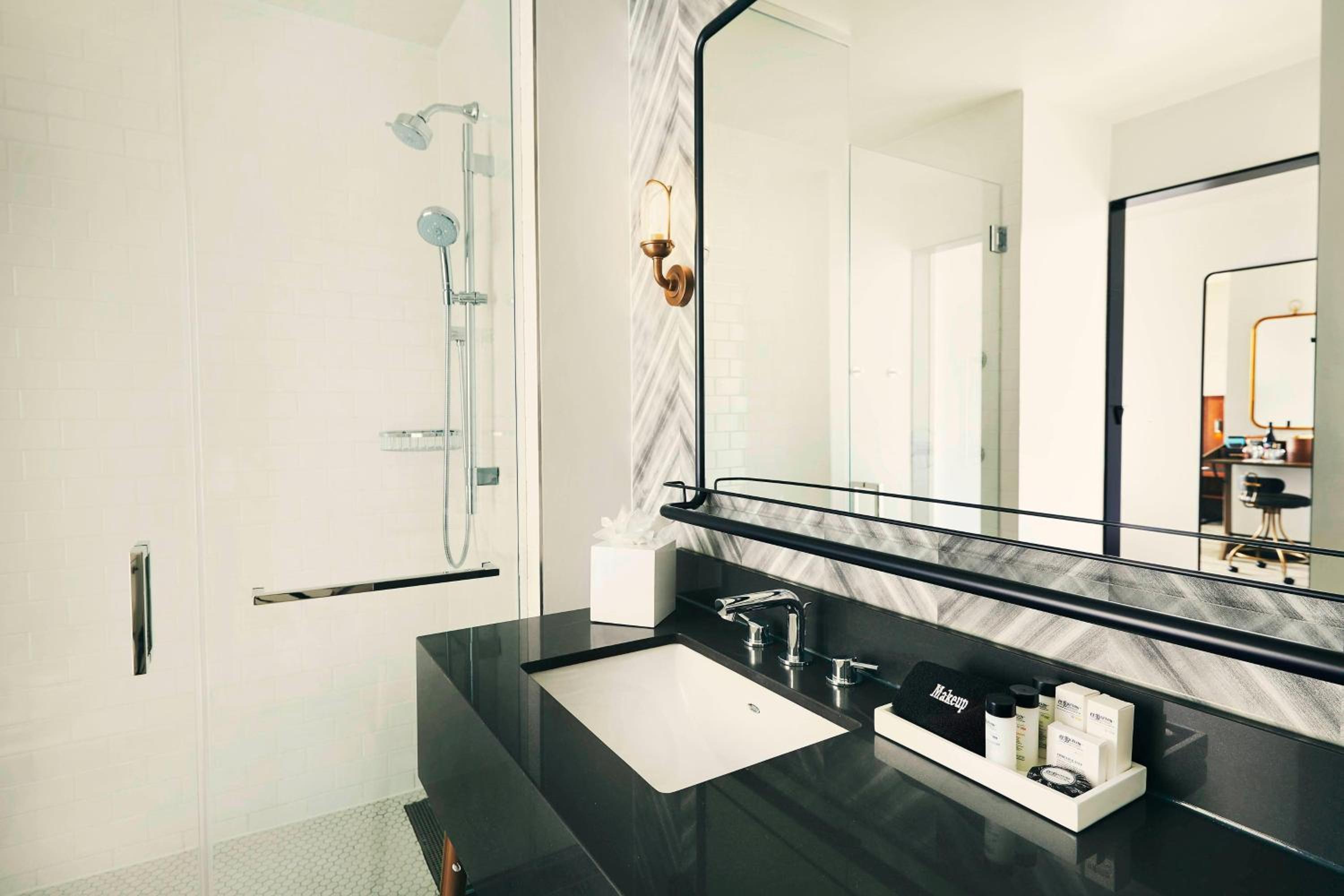 King Room with Roll-in Shower - Mobility and Hearing Accessible photo 3