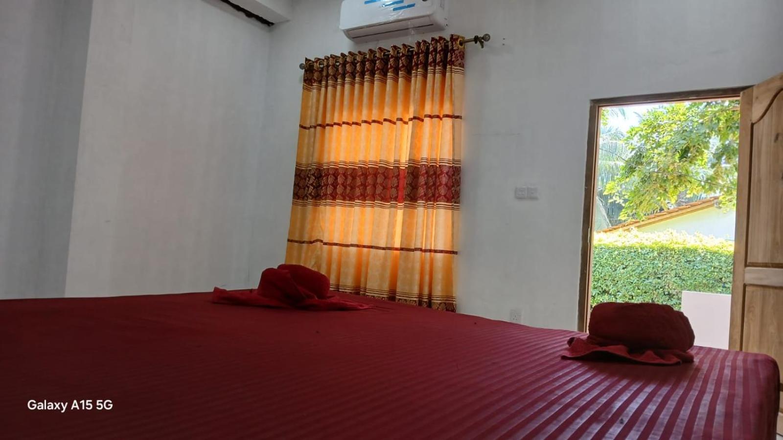 Deluxe Double Room (2 Adults + 1 Child) photo 2