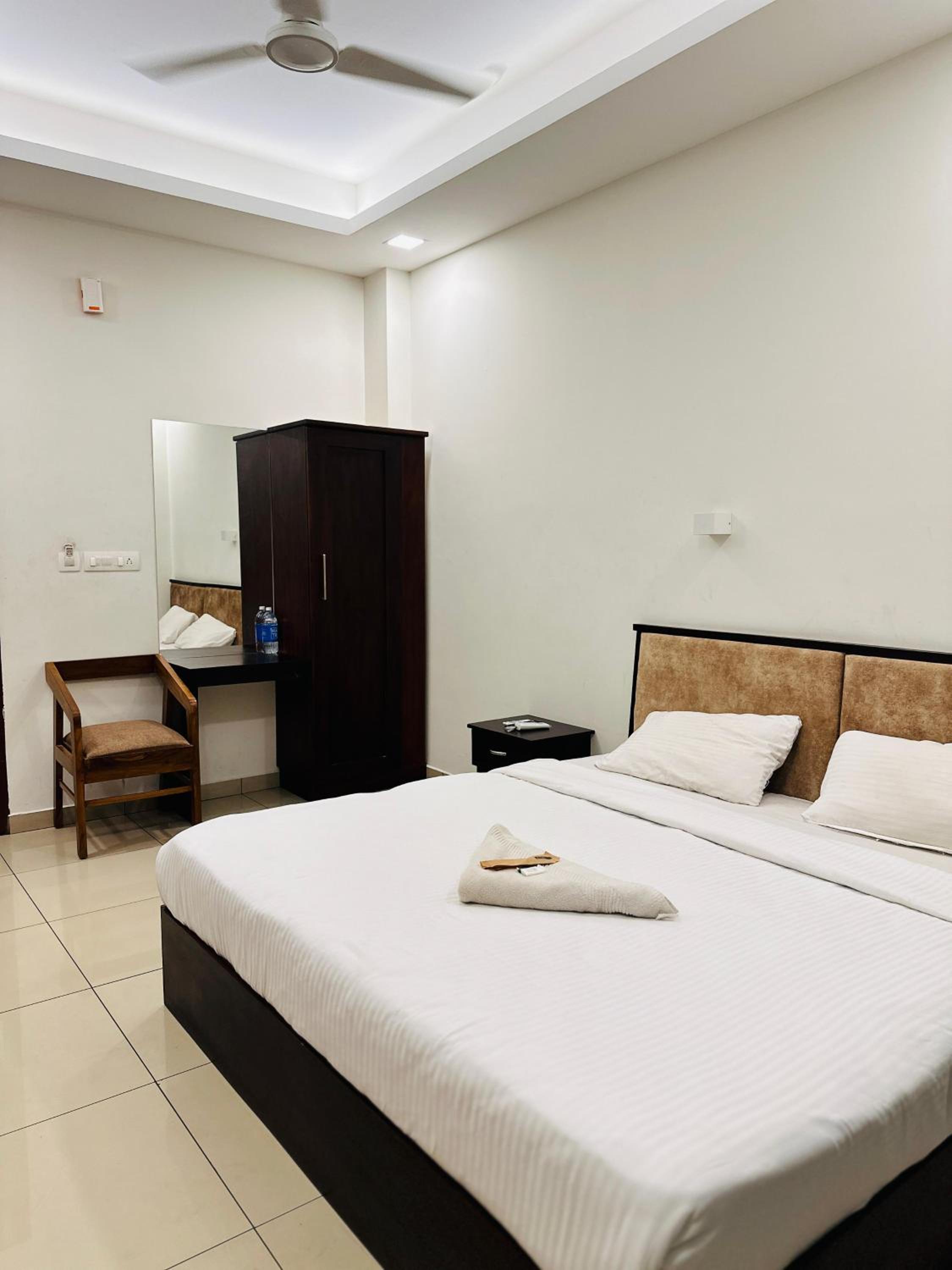 Budget Double Room photo 3