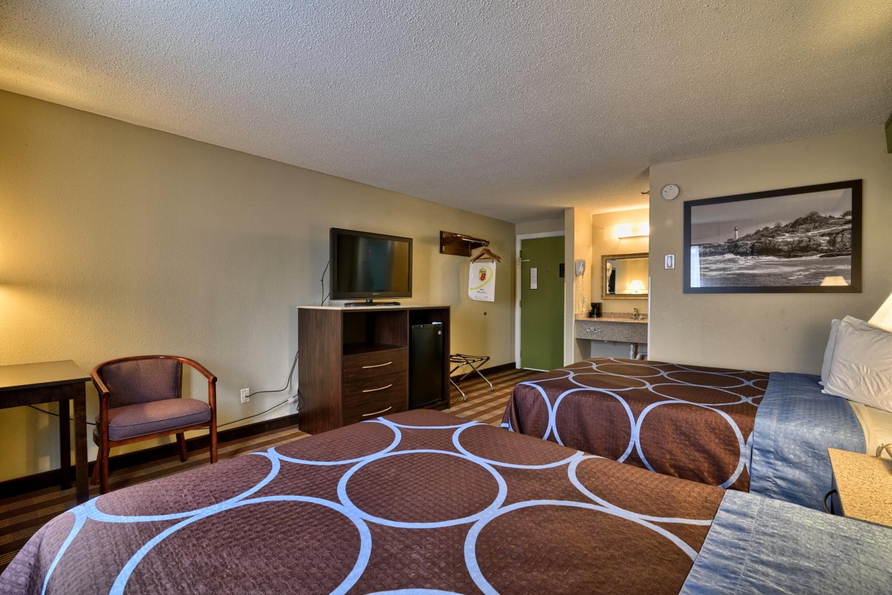 Double Room with Two Double Beds - Non-Smoking - Photo 2