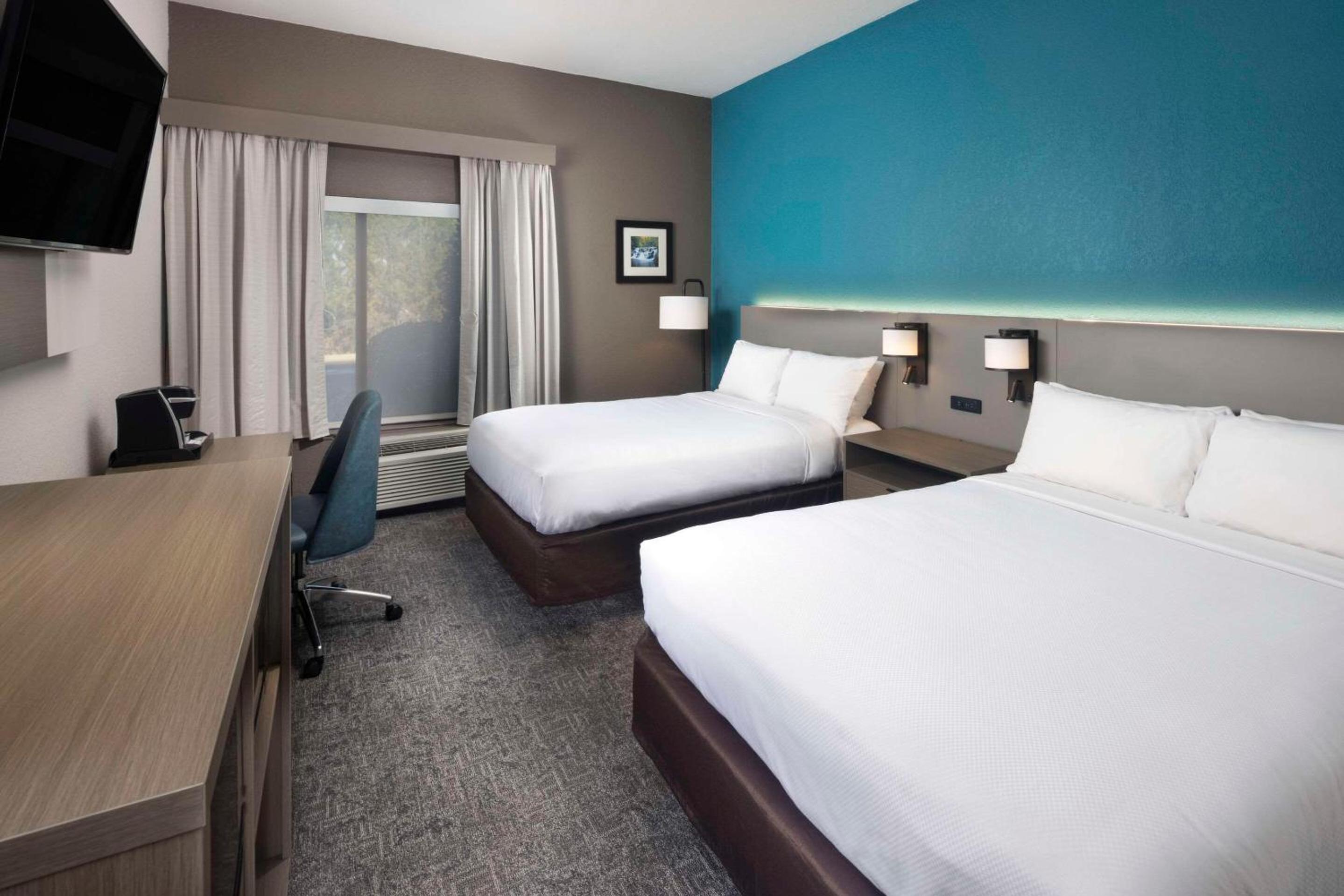 Standard Queen Room with Two Queen Beds - Non Smoking  - Photo 1
