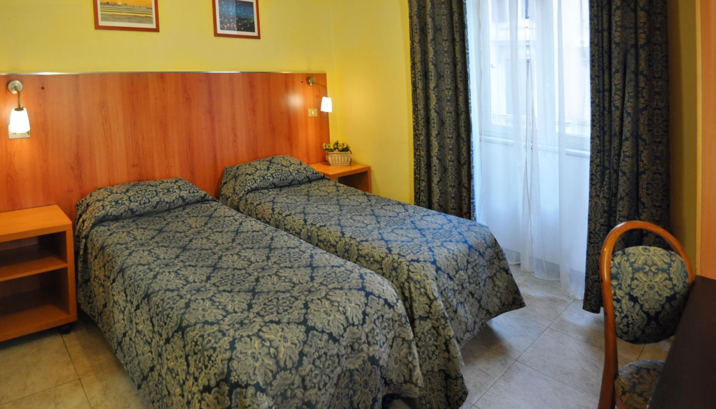 Double or Twin Room photo 3