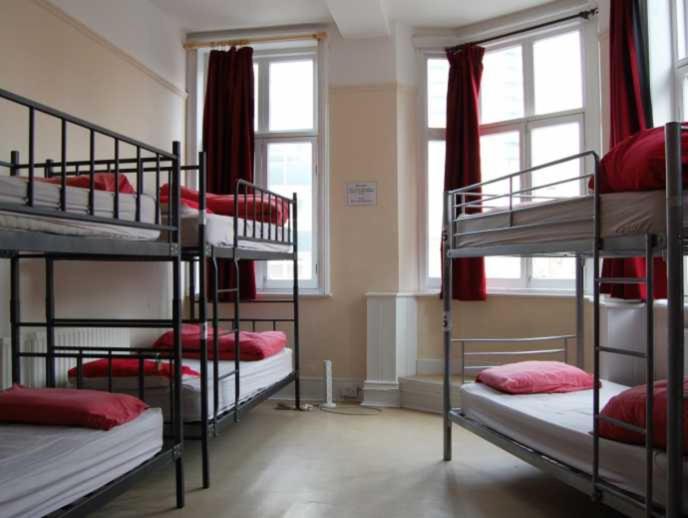 Bed in 6-Bed Mixed Dormitory Room photo 3