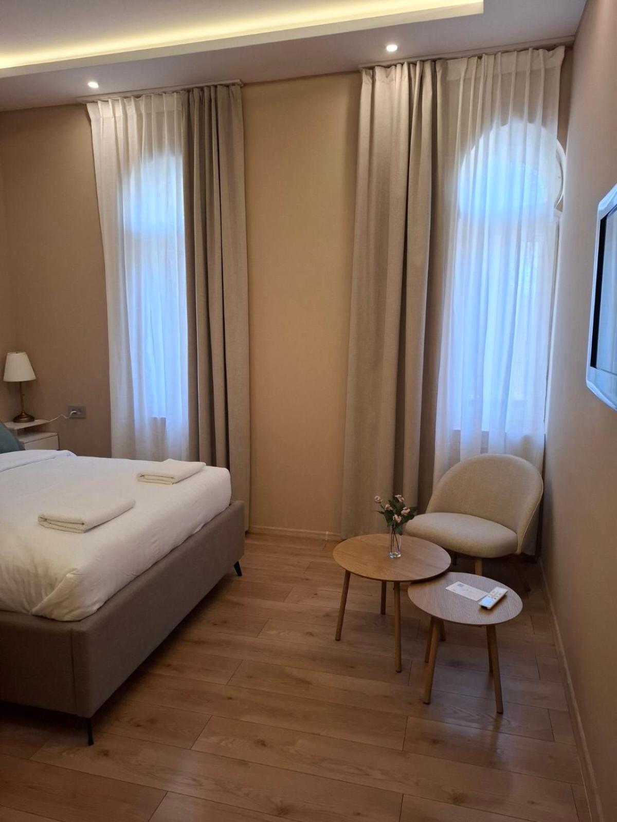Deluxe Double Room photo 3