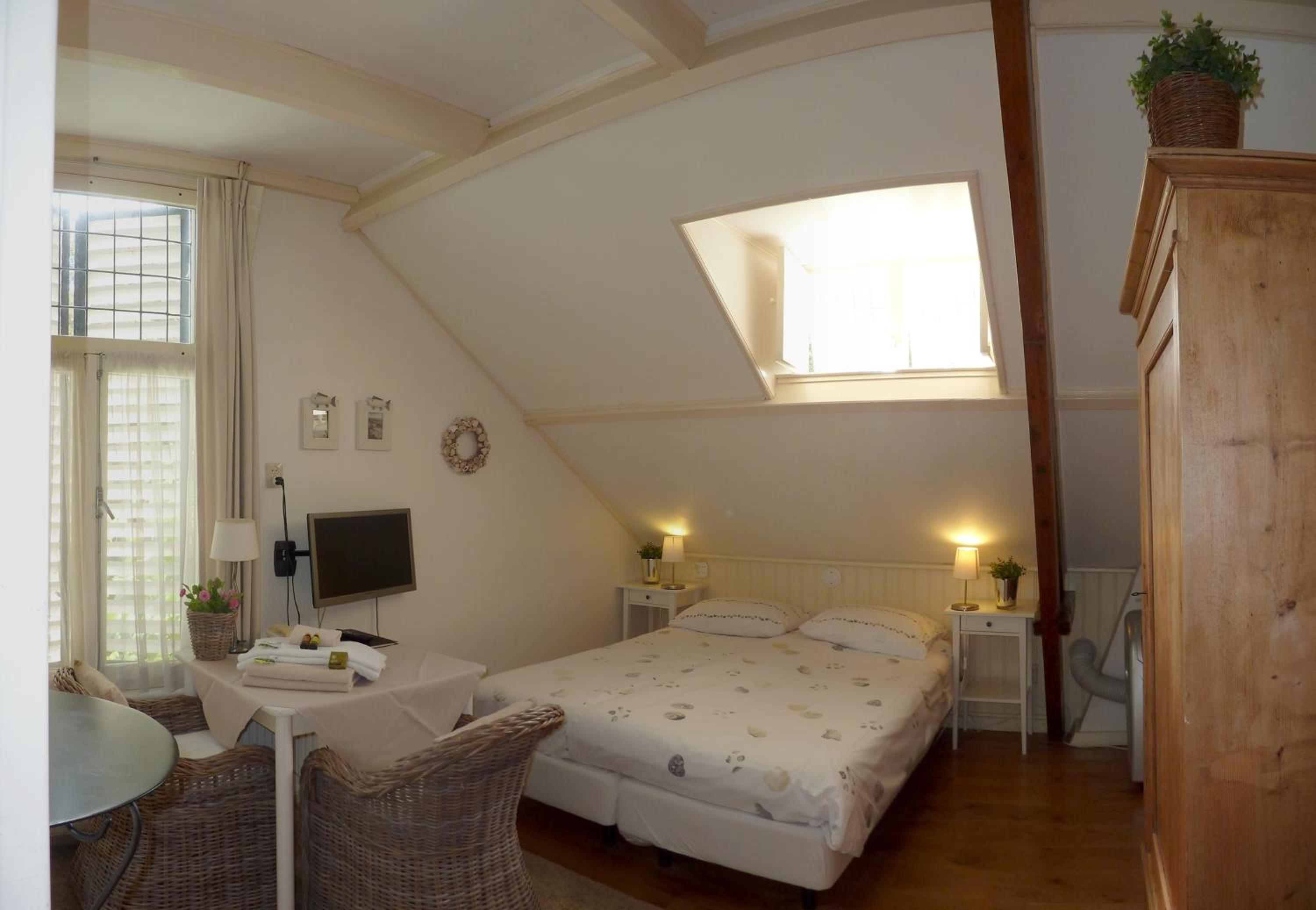 Standard Double Room - Backside photo 2