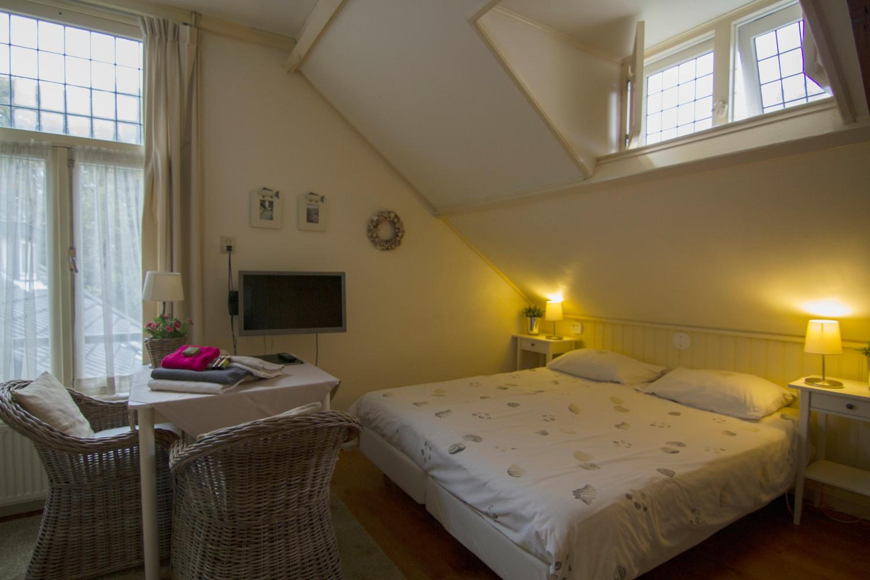 Standard Double Room - Backside photo 1