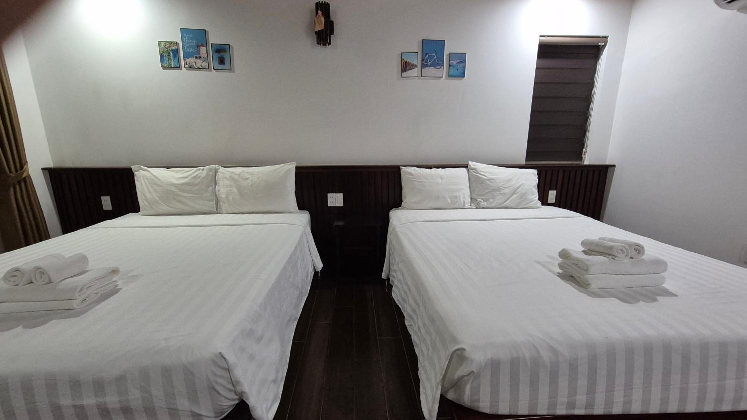 Quadruple Room with Bathroom - Photo 10