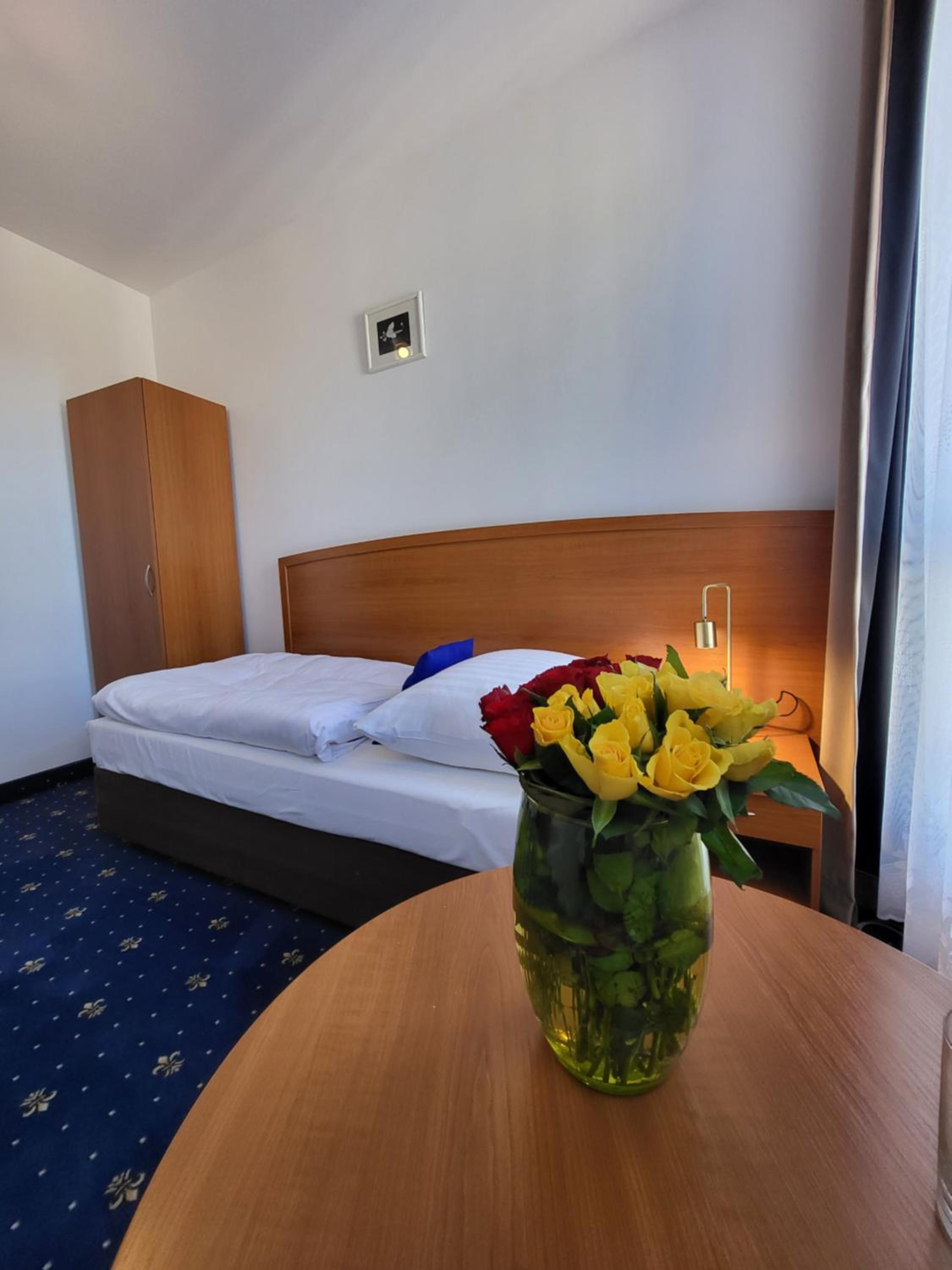 Single Room photo 2