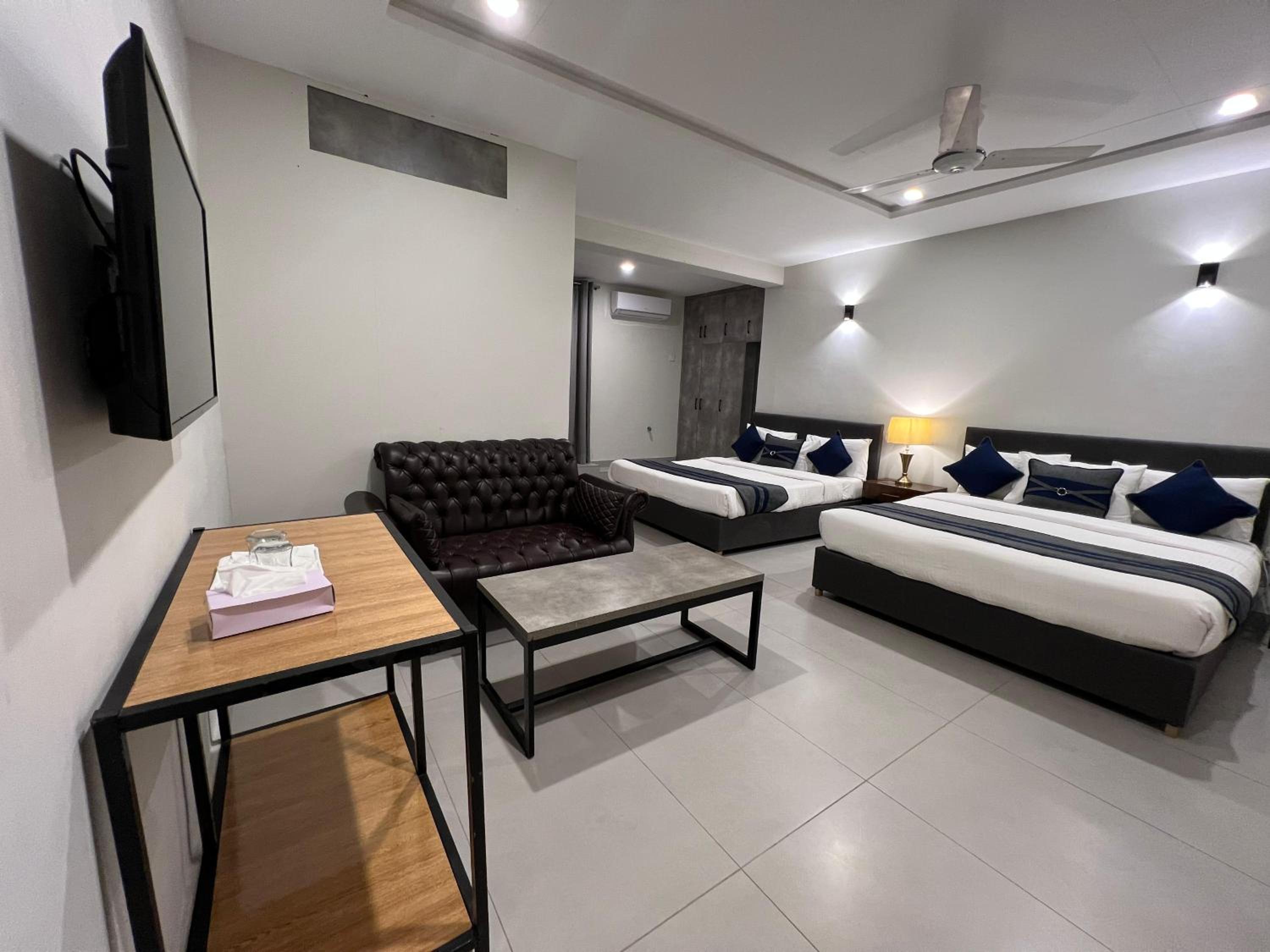 Deluxe Double or Twin Room with Balcony photo 2