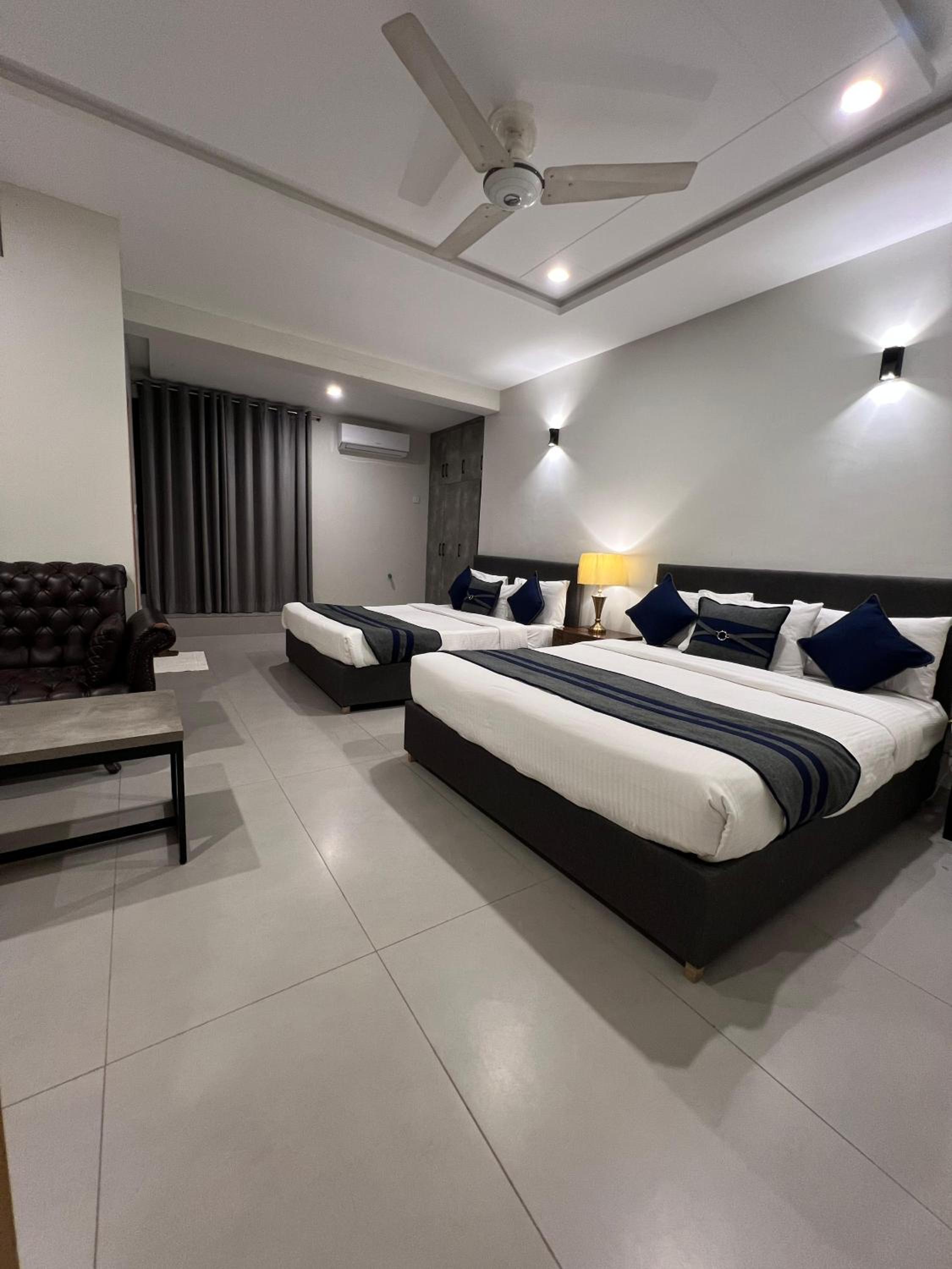 Deluxe Double or Twin Room with Balcony photo 3