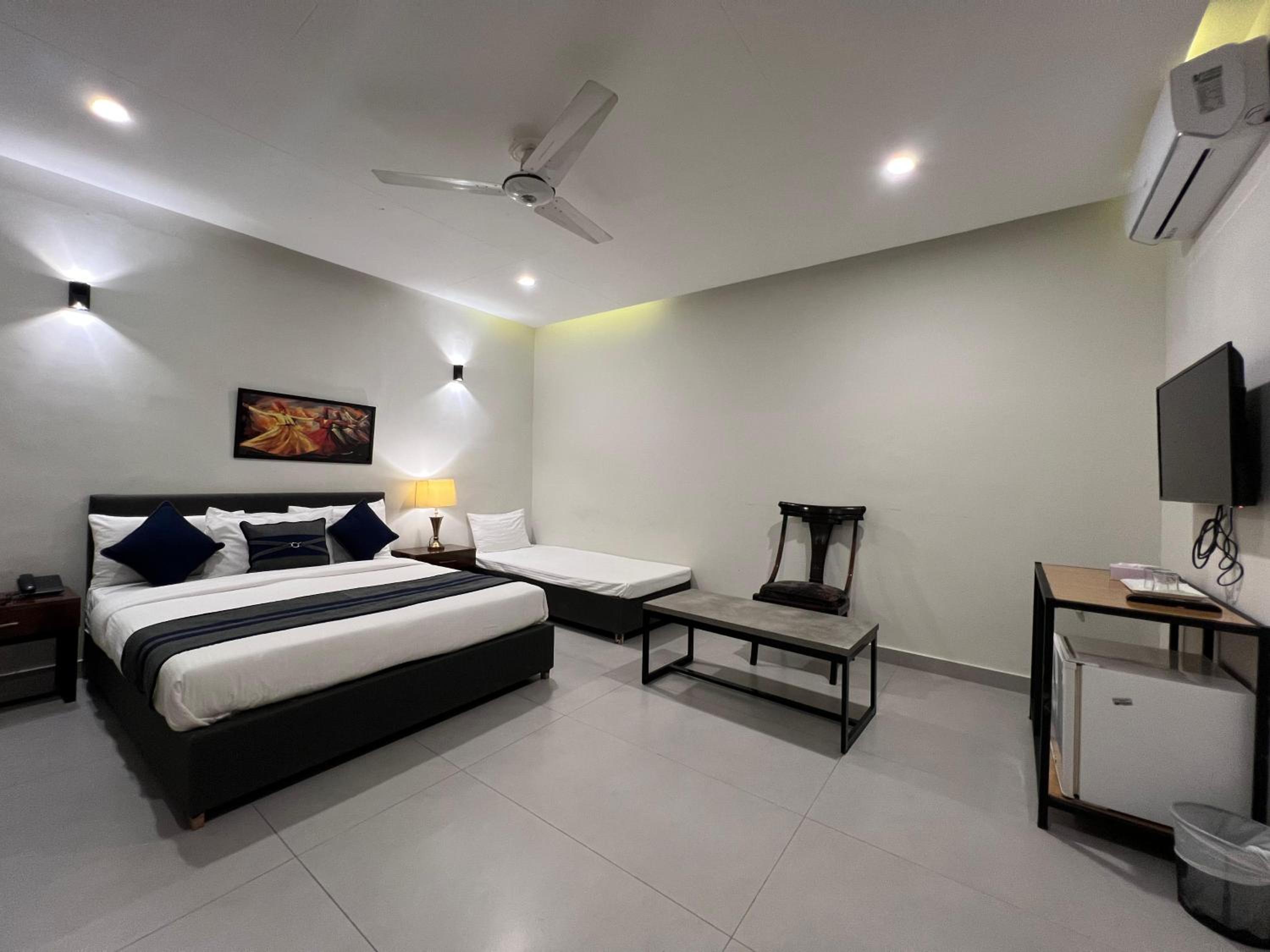 Deluxe Double or Twin Room with Balcony photo 1