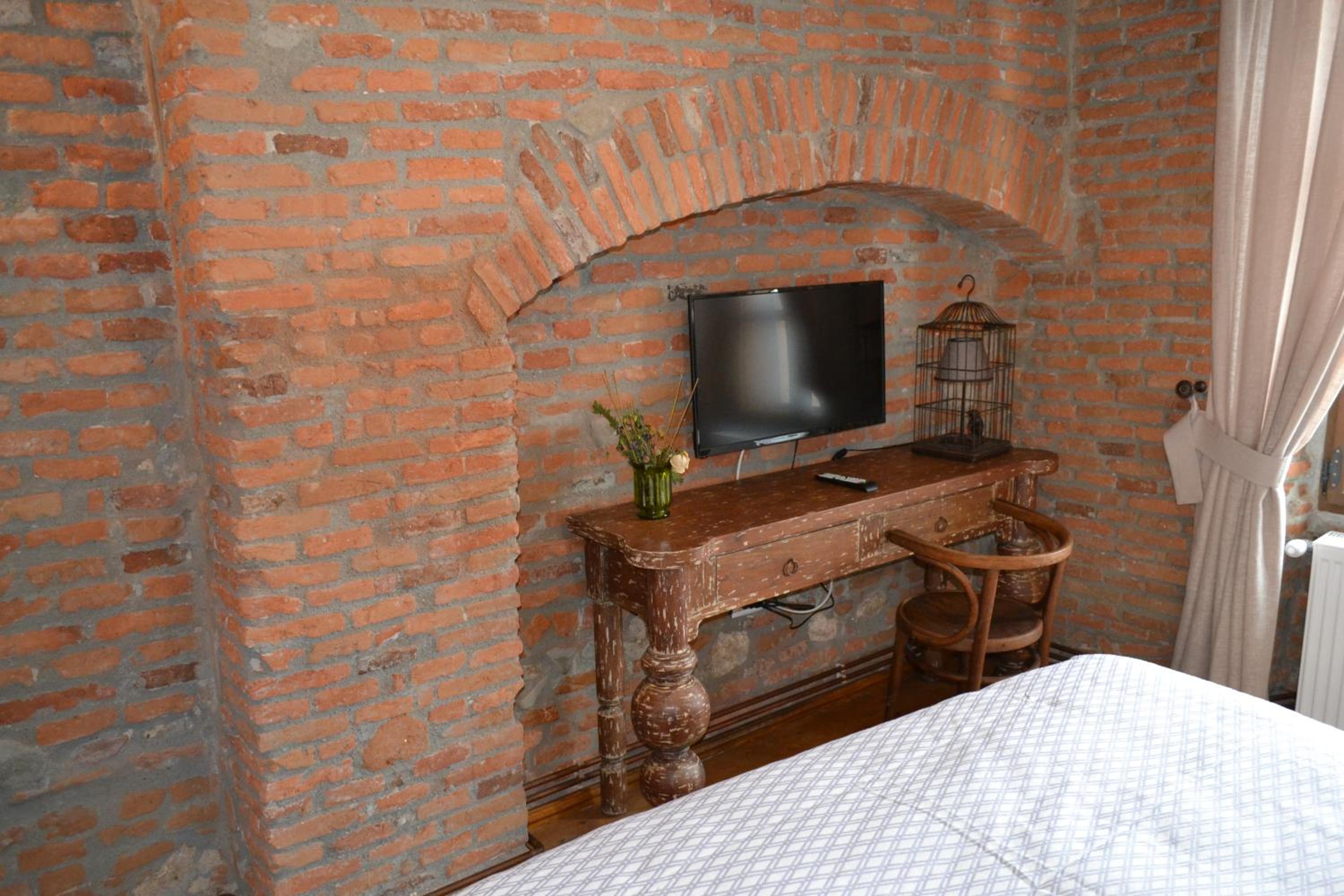 One-Bedroom Apartment with Balcony photo 1
