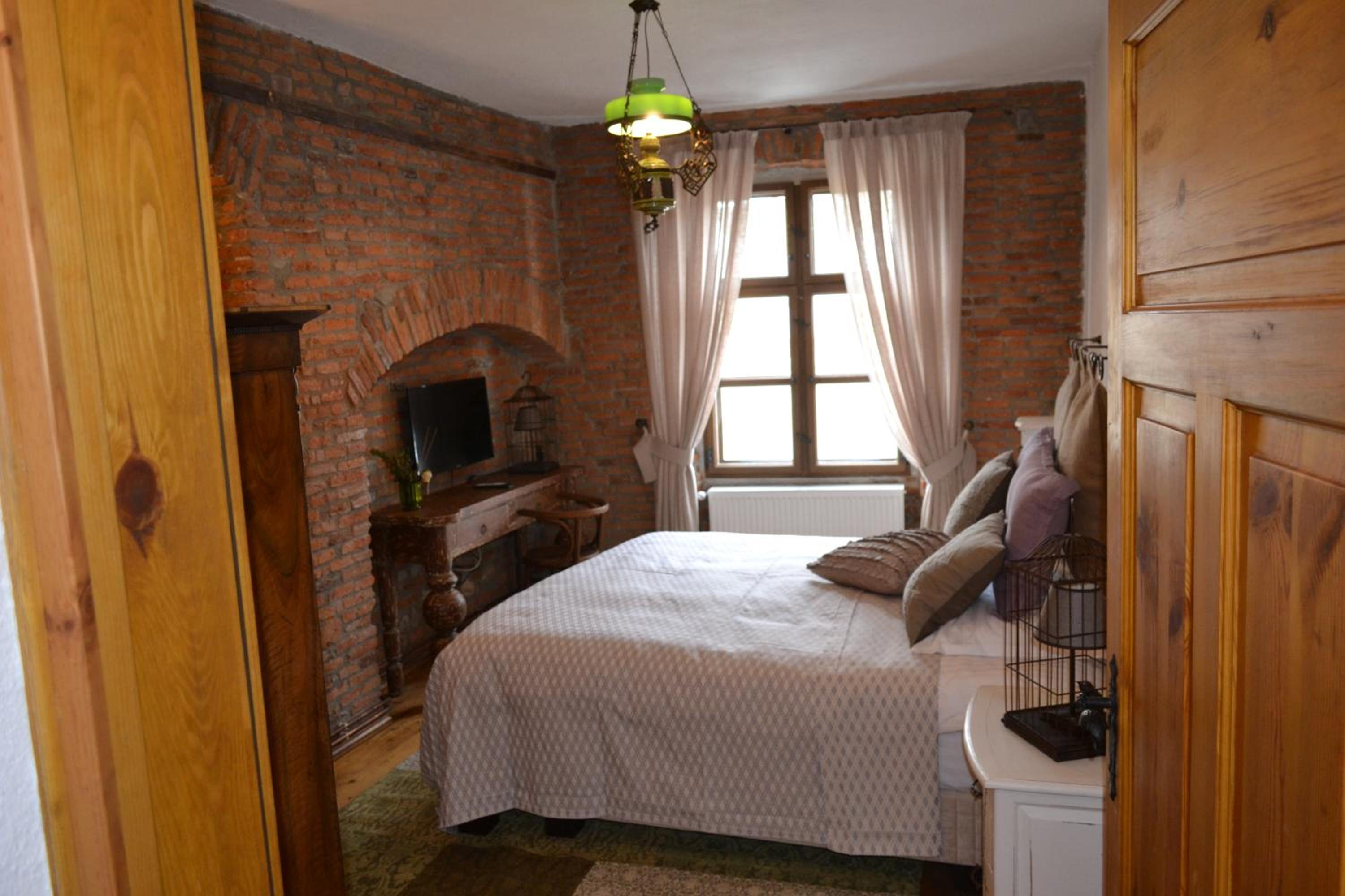 One-Bedroom Apartment with Balcony photo 3