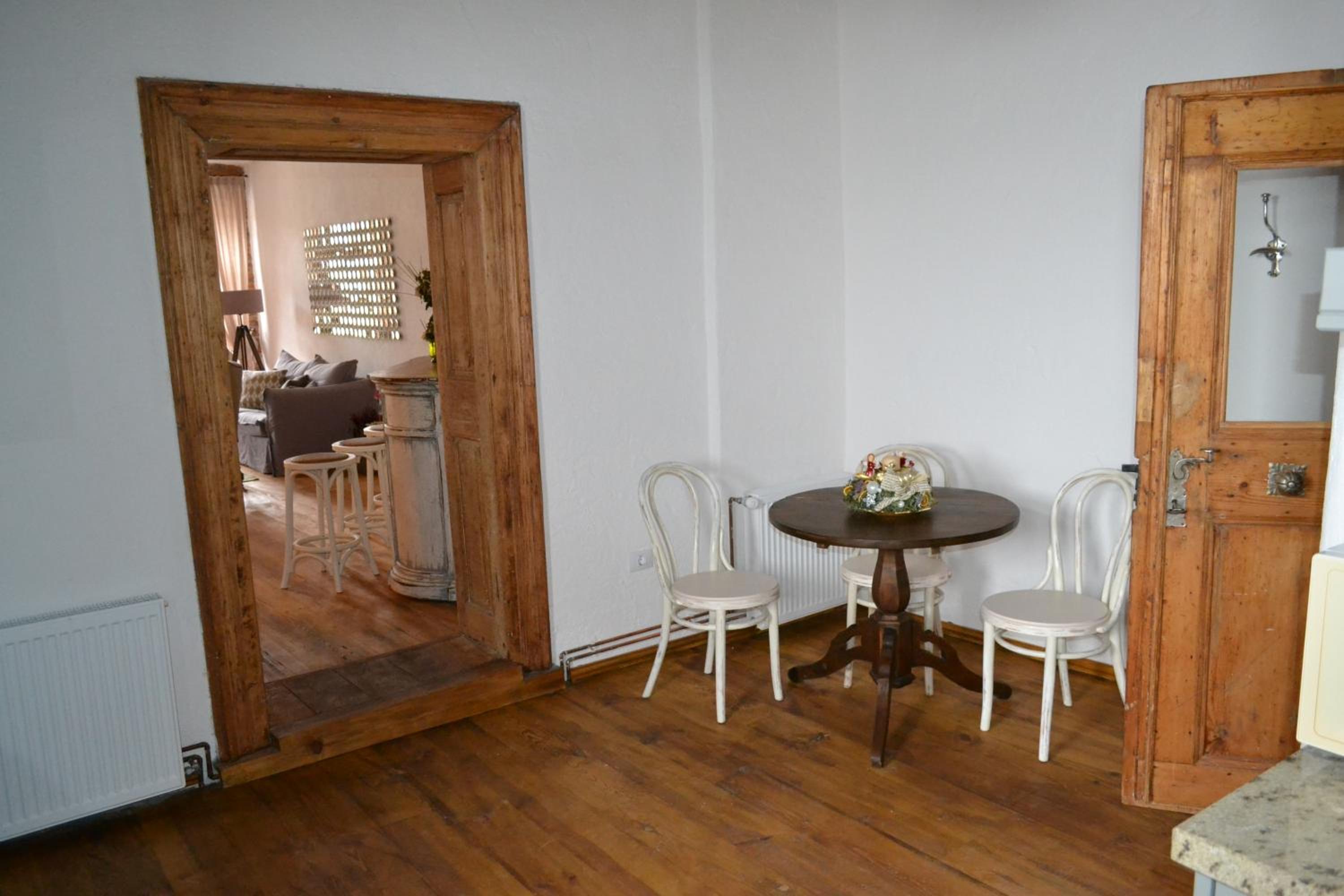 One-Bedroom Apartment with Balcony photo 2