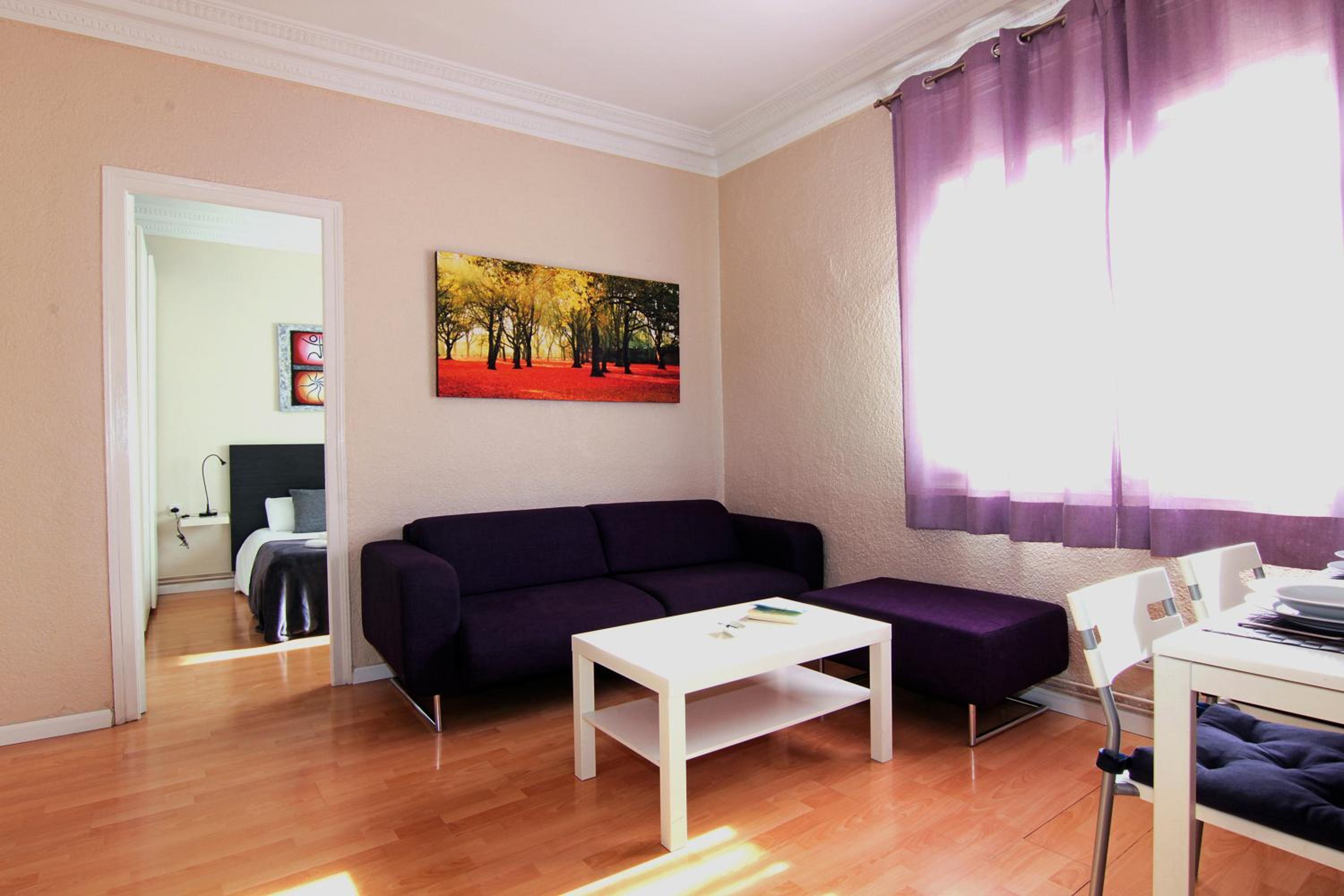 Three-Bedroom Apartment (5 Adults) - Calle Felip Ii 128 photo 3