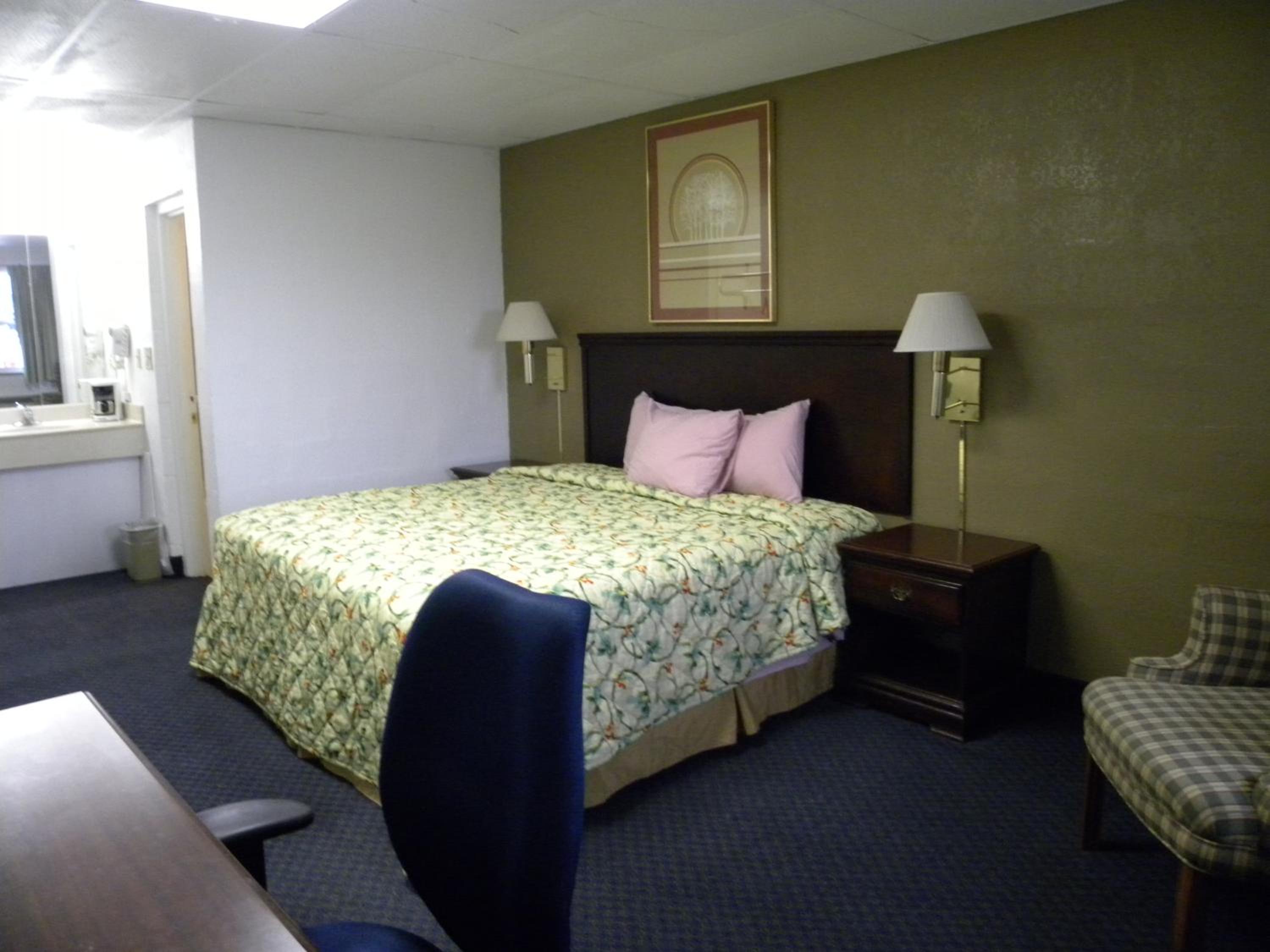 Deluxe King bed Nonsmoking - Photo 5