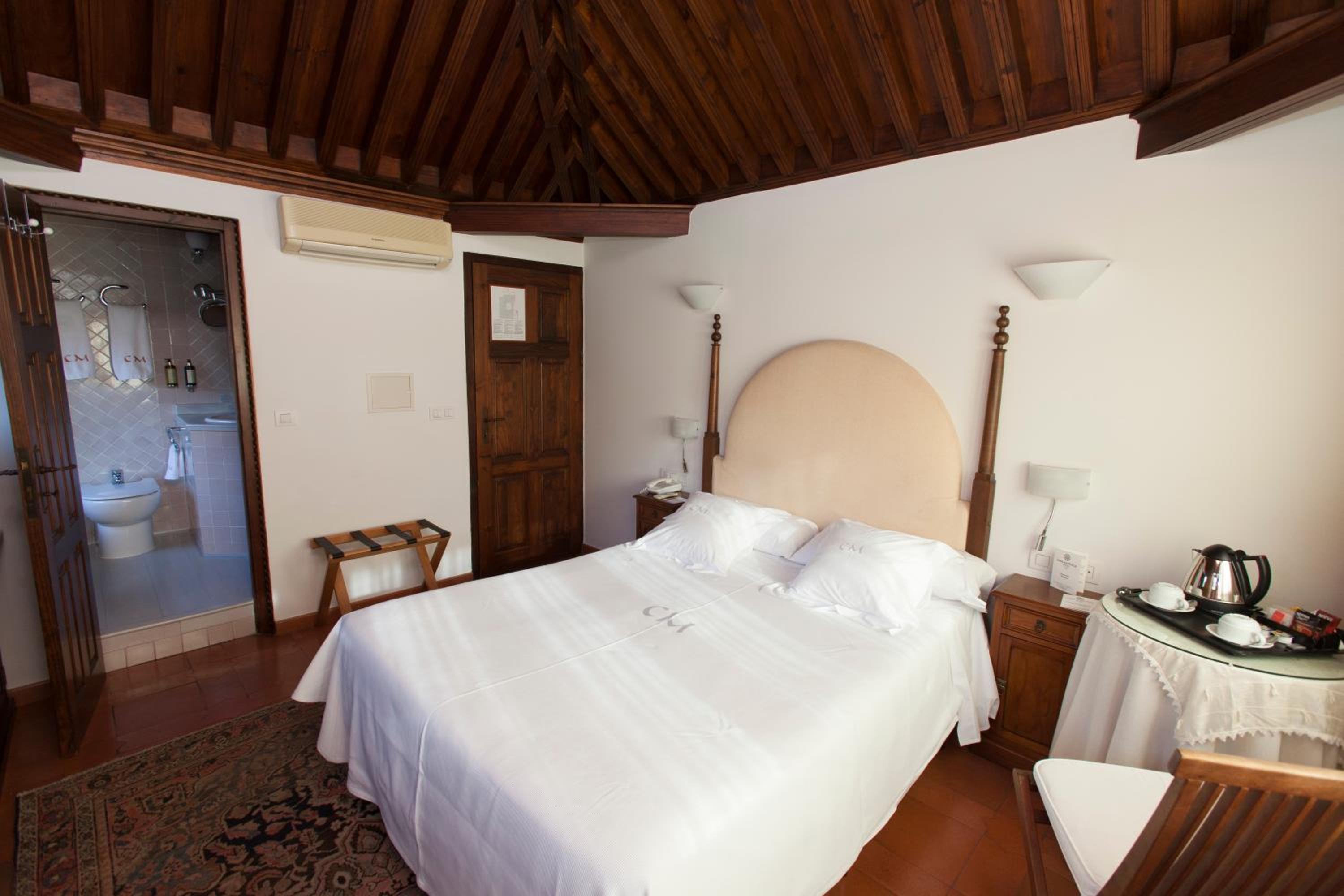 Double Room with frontal Alhambra view photo 2