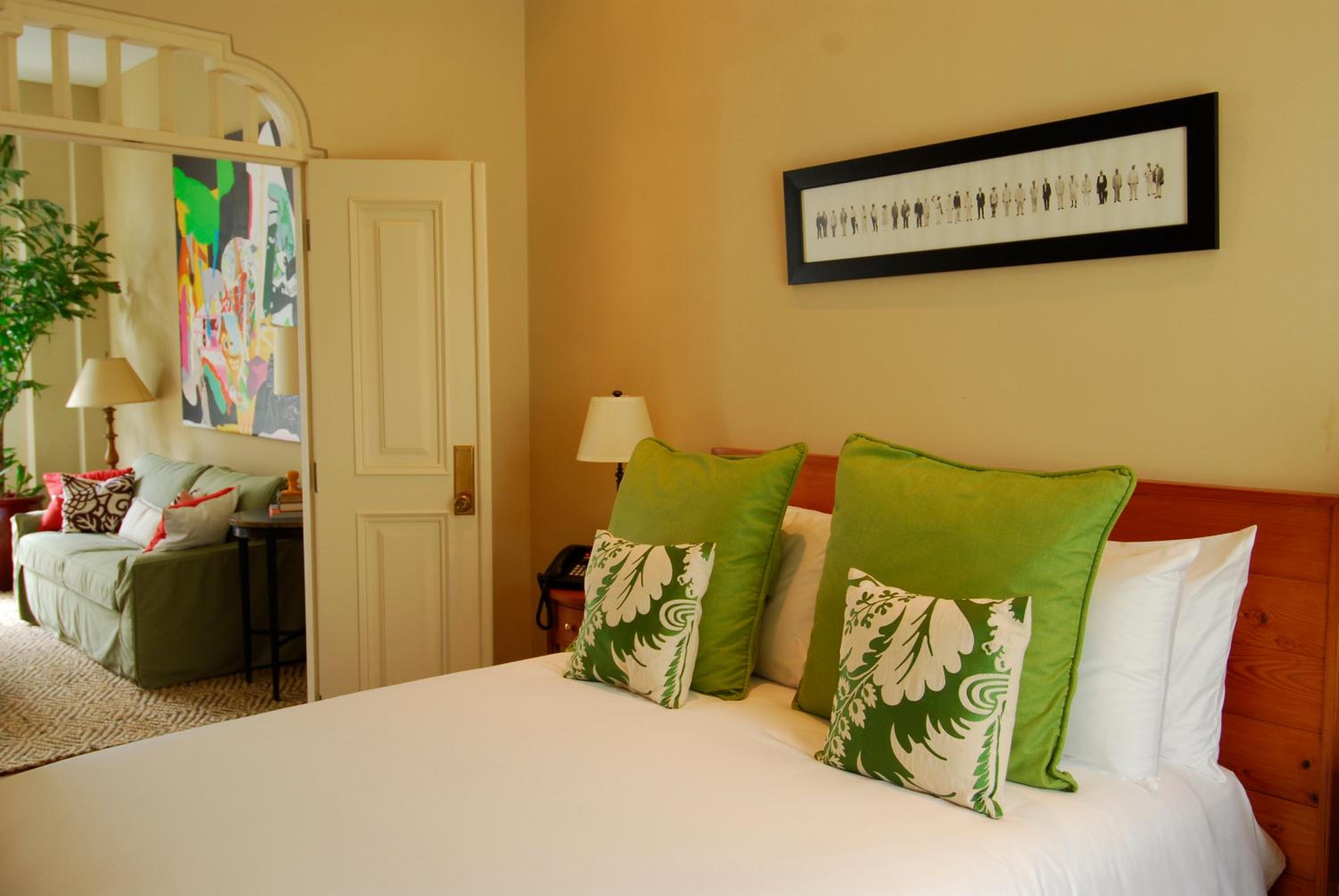 Queen Suite photo 2