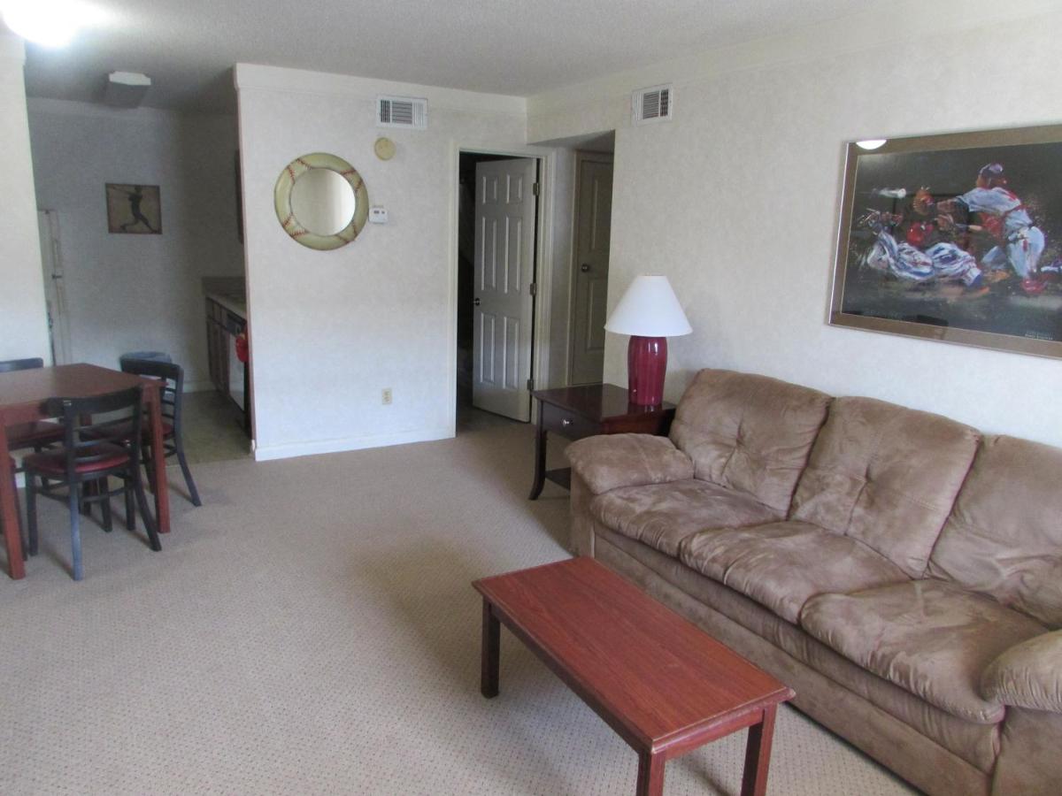 2 Bedroom Suite with Kitchenette photo 2