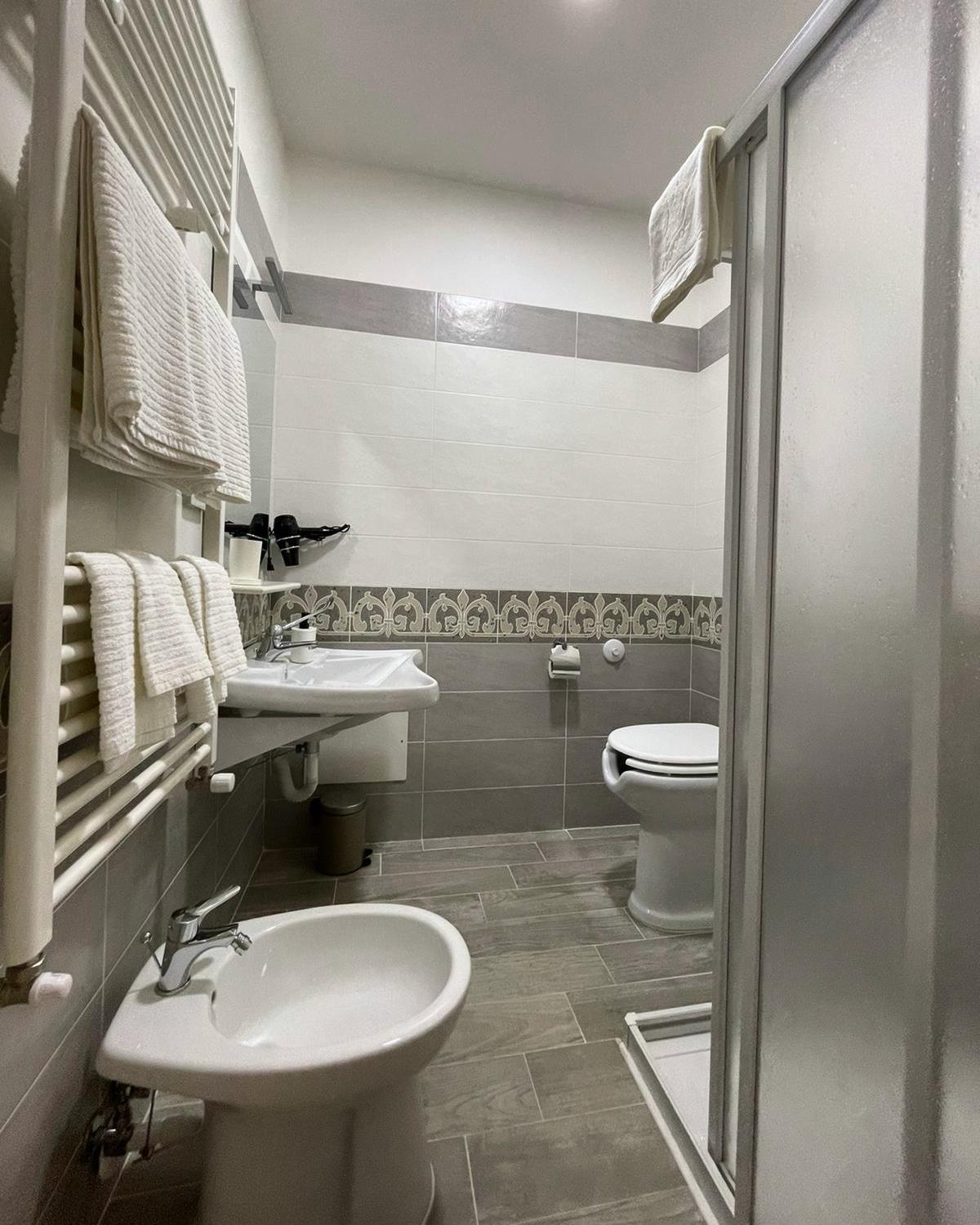 Double Room with Extra Bed photo 2
